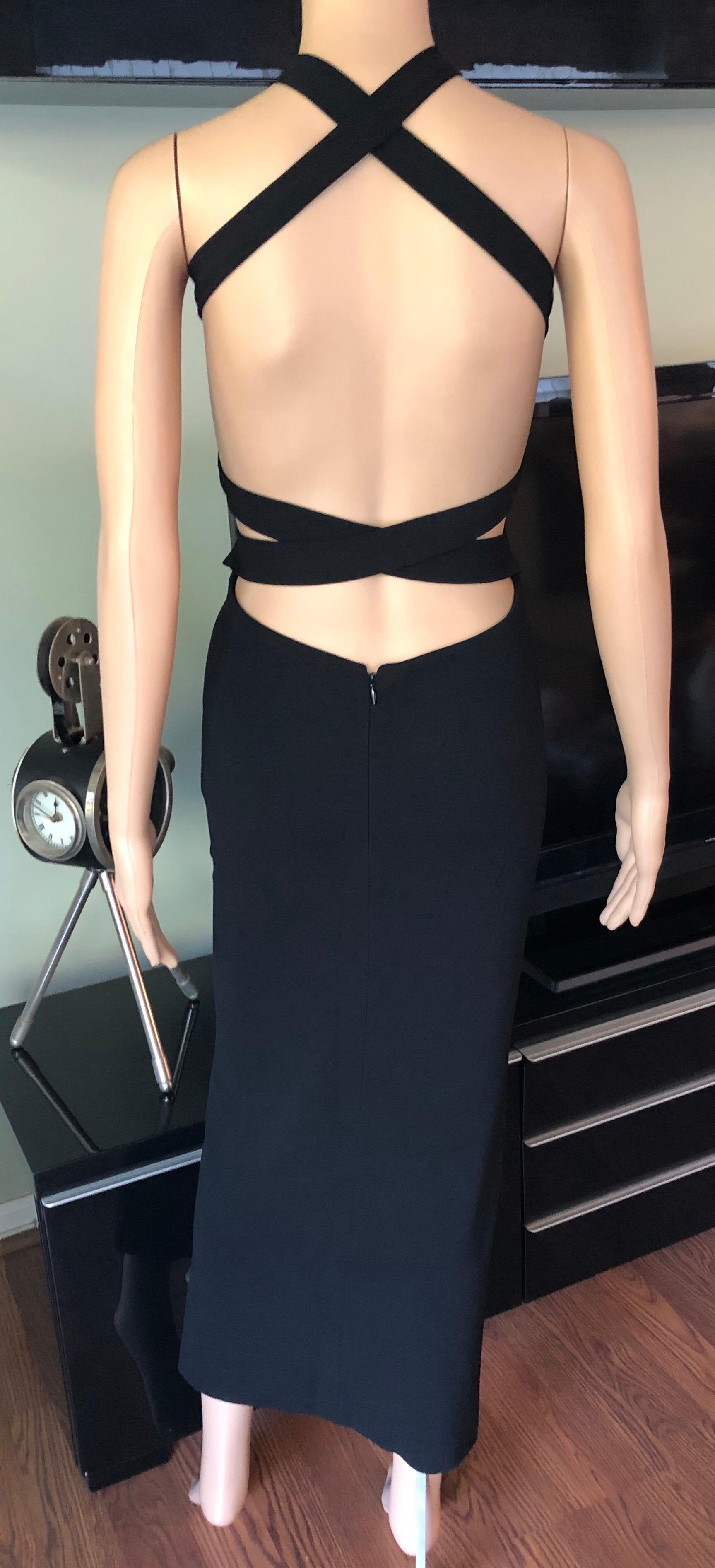 Dolce & Gabbana S/S 2001 Runway Backless Neck Tie Bodycon Black Dress IT 44

Please note this listing is for the exact dress Kylie wore in the black color. Also, please note the Look 5 Runway version of the dress was worn with a bra and is a shorter