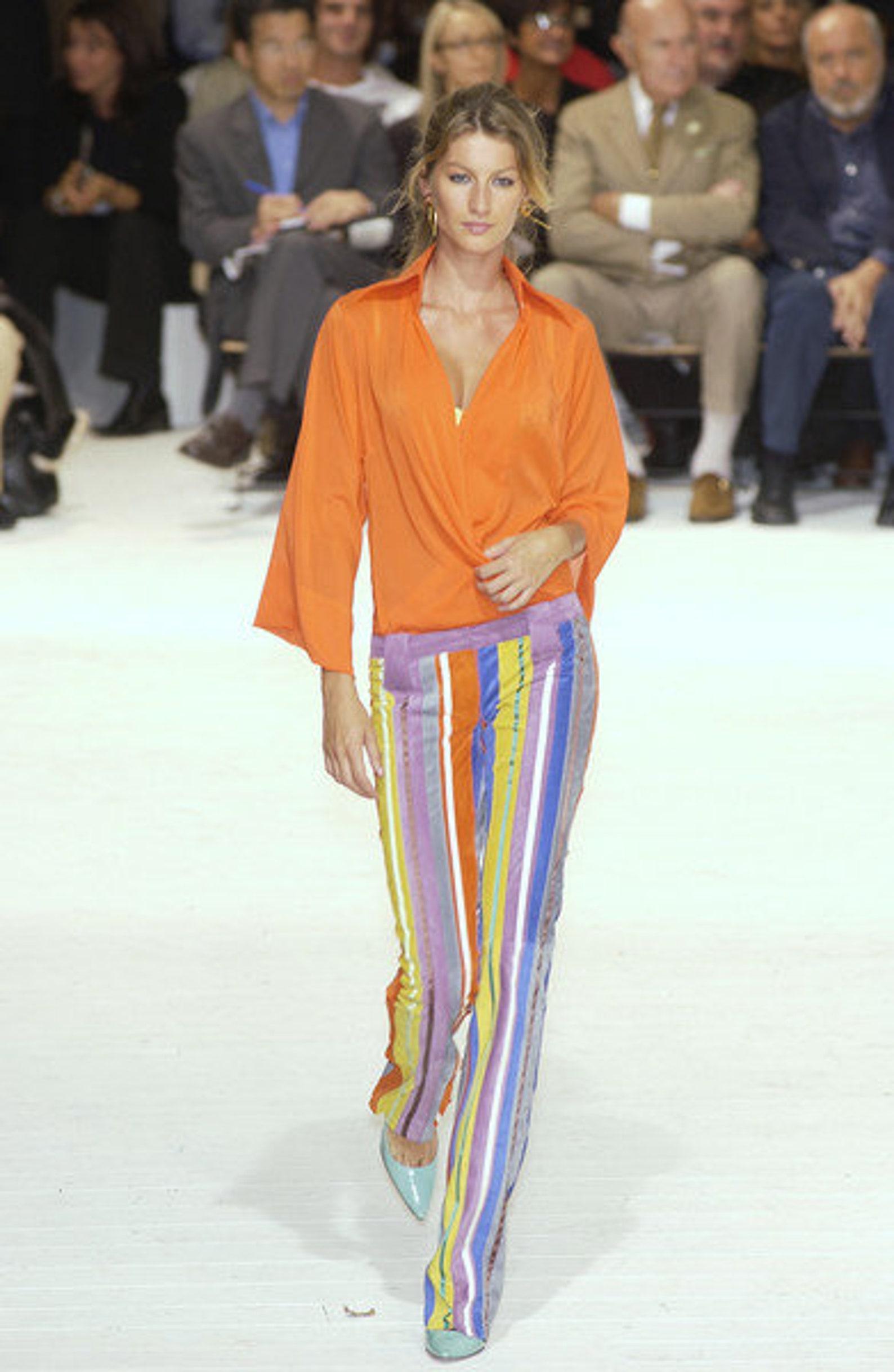 Dolce & Gabbana spring/summer 2002 documented rainbow striped patchwork suede leather mid rise bootcut trousers boho style (IT40)
Rare and collectible from Dolce & Gabbana spring/summer 2002 runway show, worn by Giselle Bündchen
Zipper and button