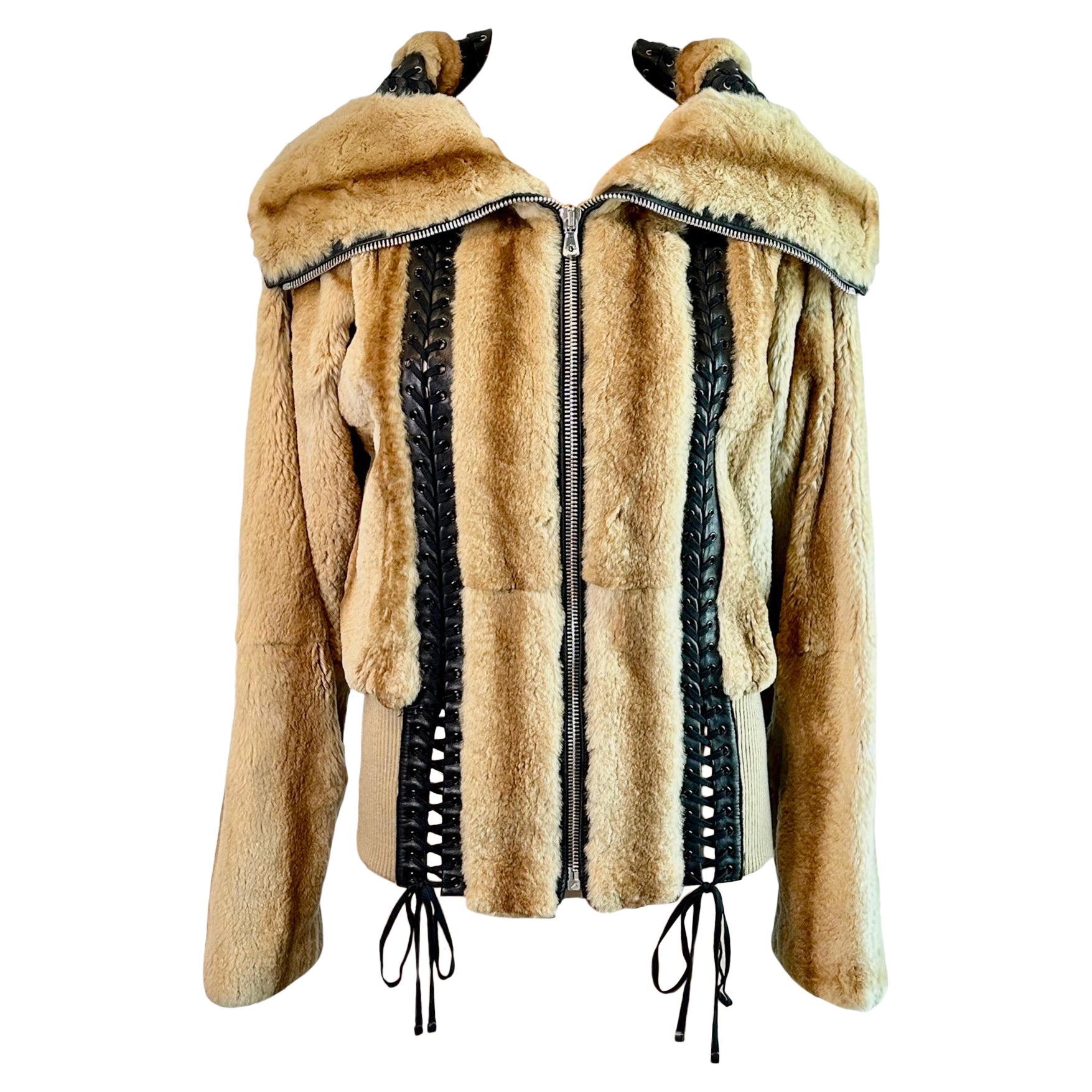 Dolce & Gabbana - Manteau bondage en fourrure à lacets et à lacets, printemps-été 2003
