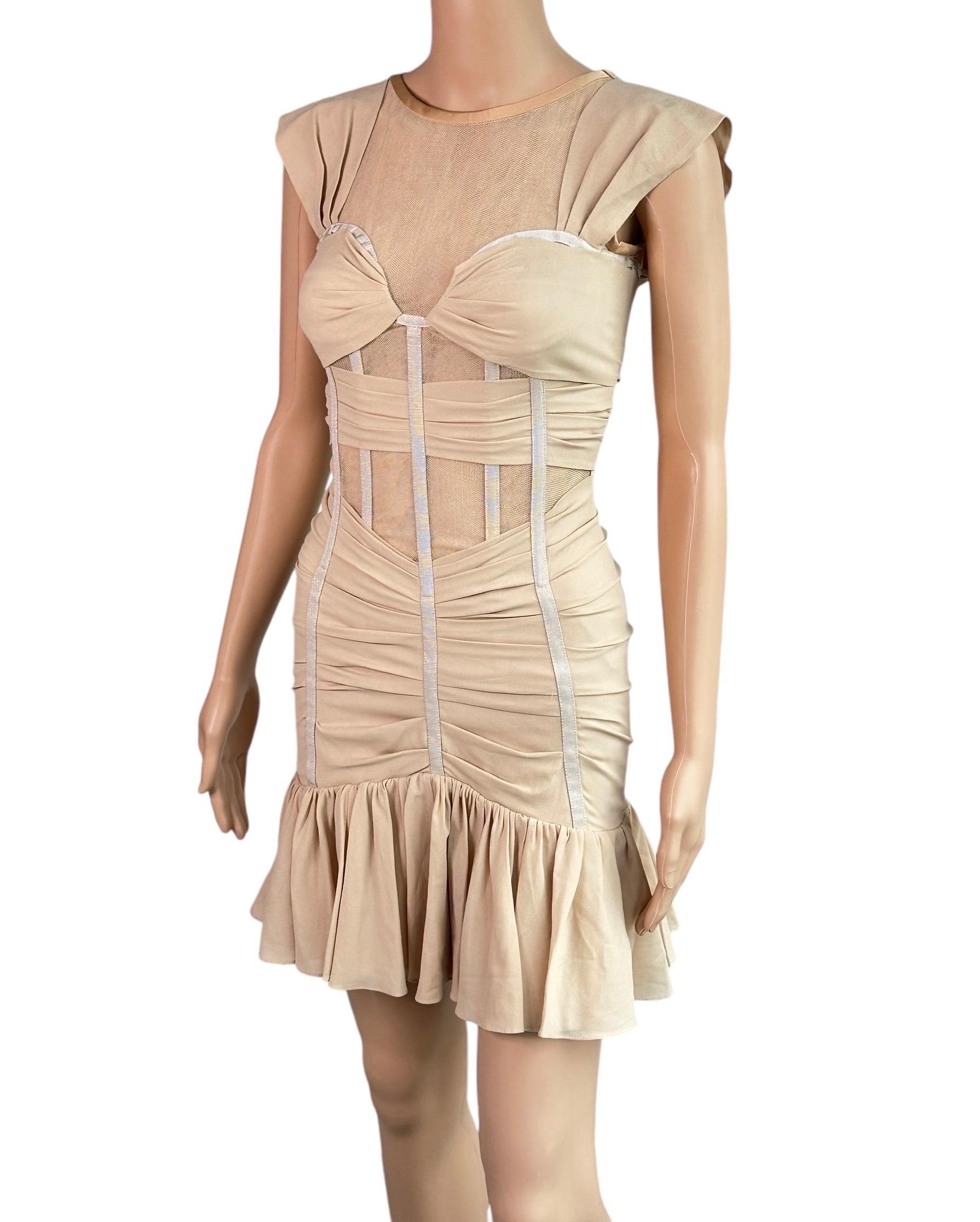 Dolce & Gabbana, mini-robe de défilé S/S 2007 à épaules dénudées et empiècements en maille transparente en vente 6