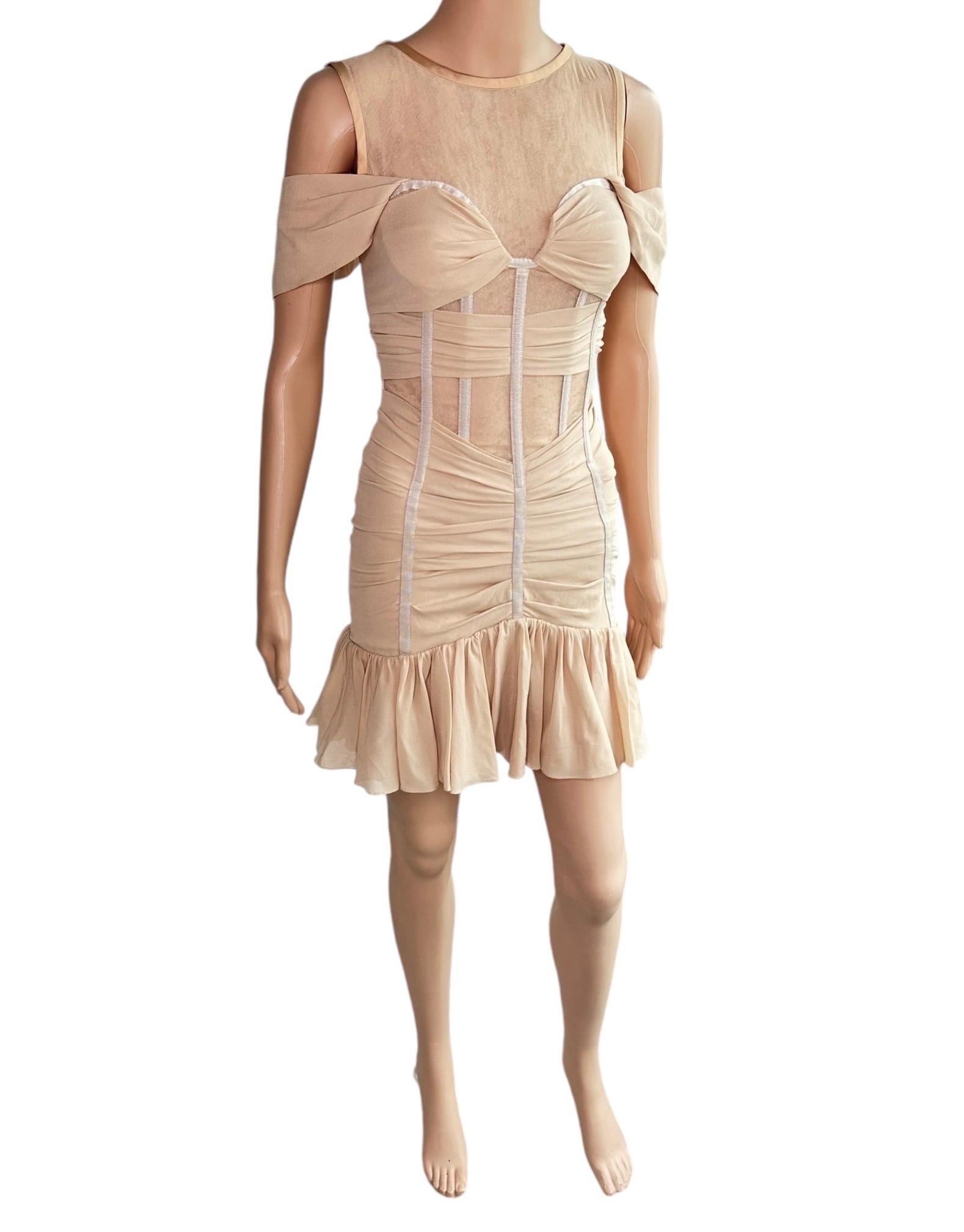 Dolce & Gabbana, mini-robe de défilé S/S 2007 à épaules dénudées et empiècements en maille transparente en vente 7