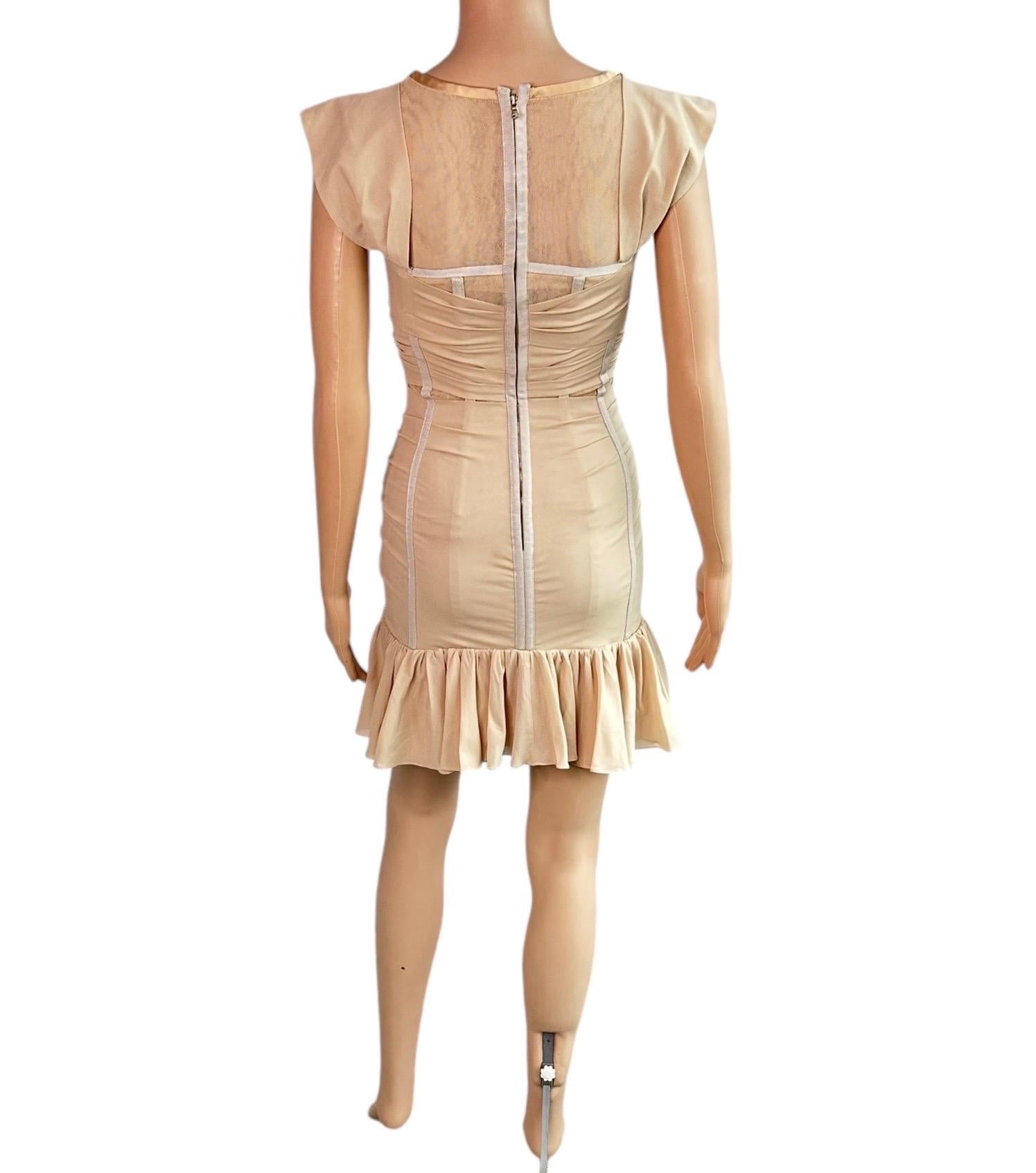 Dolce & Gabbana, mini-robe de défilé S/S 2007 à épaules dénudées et empiècements en maille transparente en vente 9