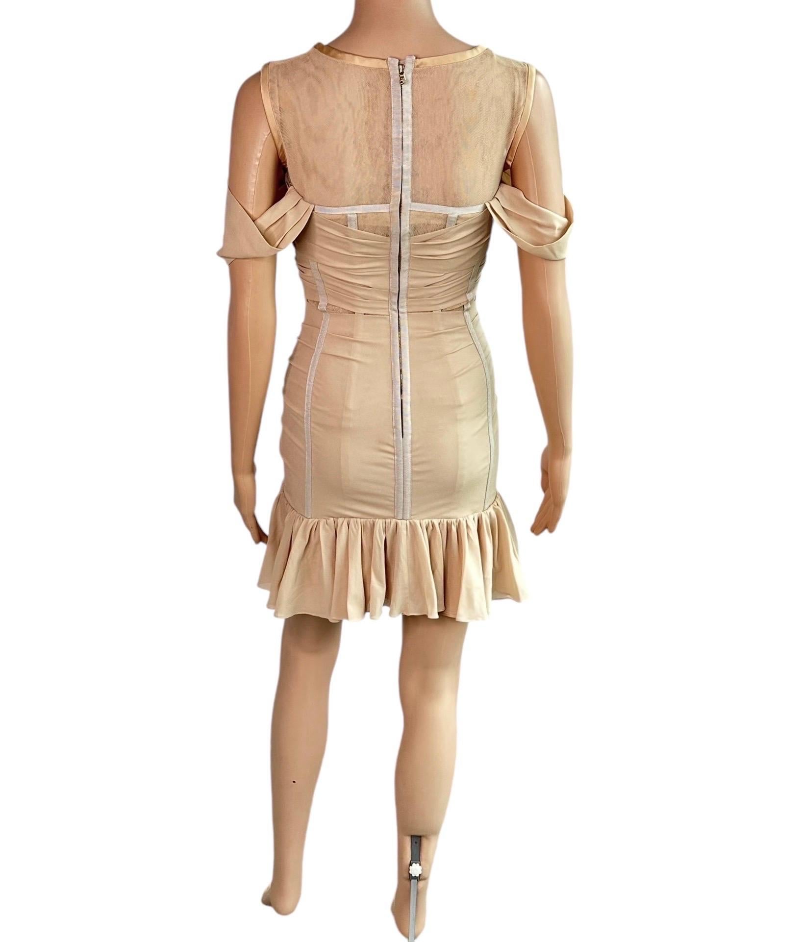 Dolce & Gabbana, mini-robe de défilé S/S 2007 à épaules dénudées et empiècements en maille transparente en vente 11