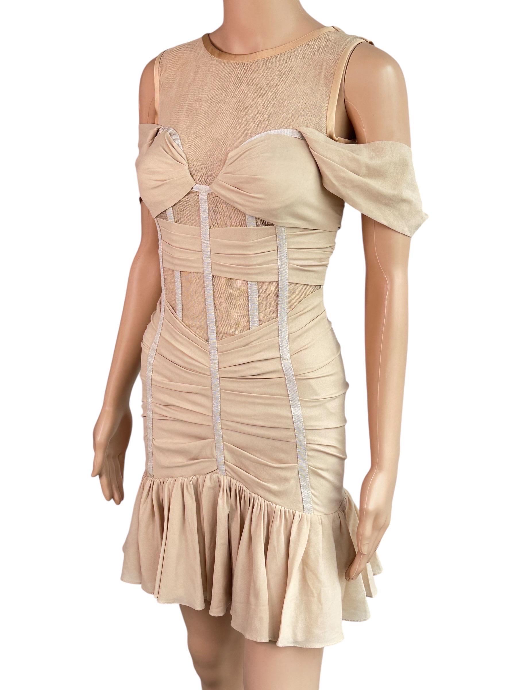 Dolce & Gabbana, mini-robe de défilé S/S 2007 à épaules dénudées et empiècements en maille transparente Bon état - En vente à Naples, FL