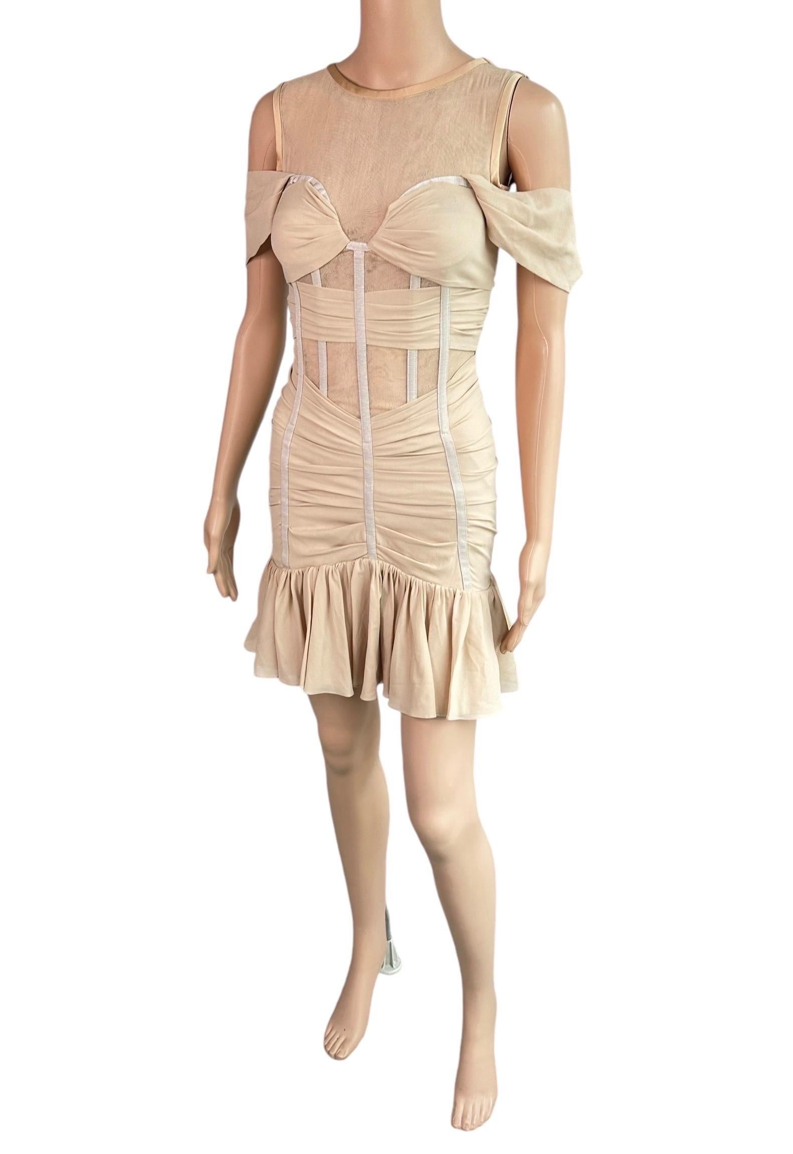 Dolce & Gabbana, mini-robe de défilé S/S 2007 à épaules dénudées et empiècements en maille transparente en vente 2