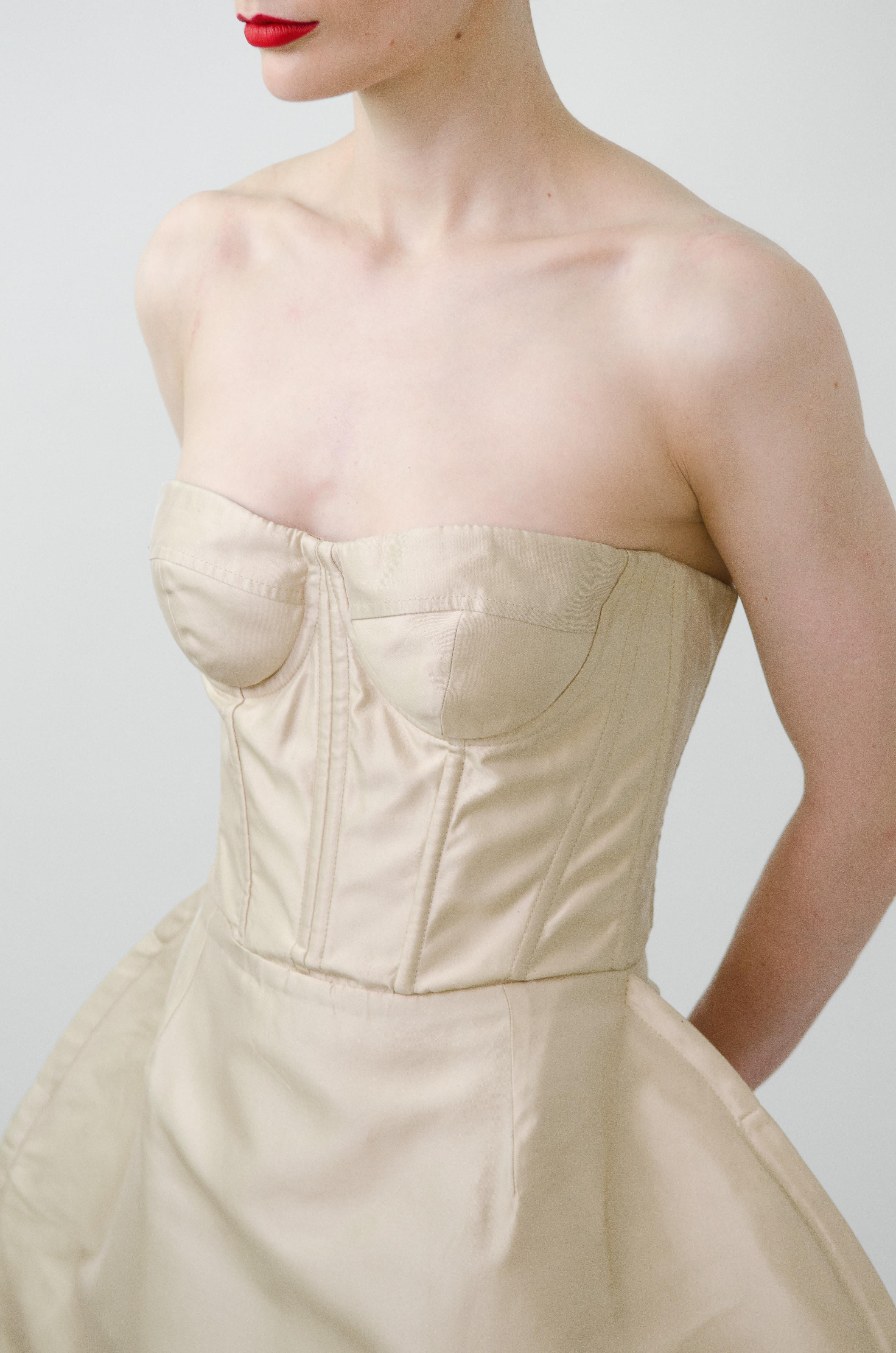 DOLCE & GABBANA S/S 2009 Sculptural Bustier Corset Dress In Excellent Condition In Berlin, BE