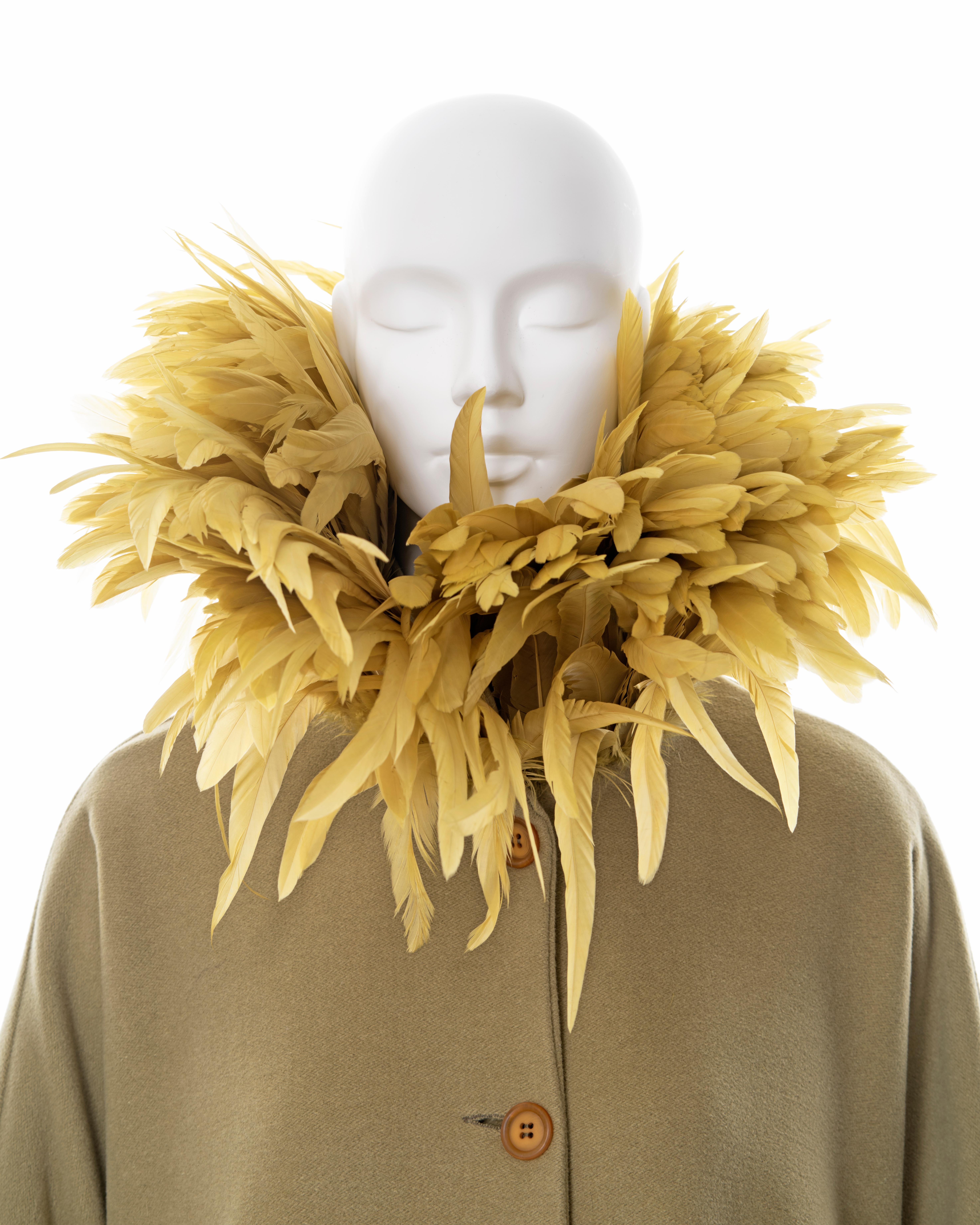 Dolce & Gabbana sage green wool cocoon coat with feather collar, fw 1990 In Excellent Condition For Sale In London, GB