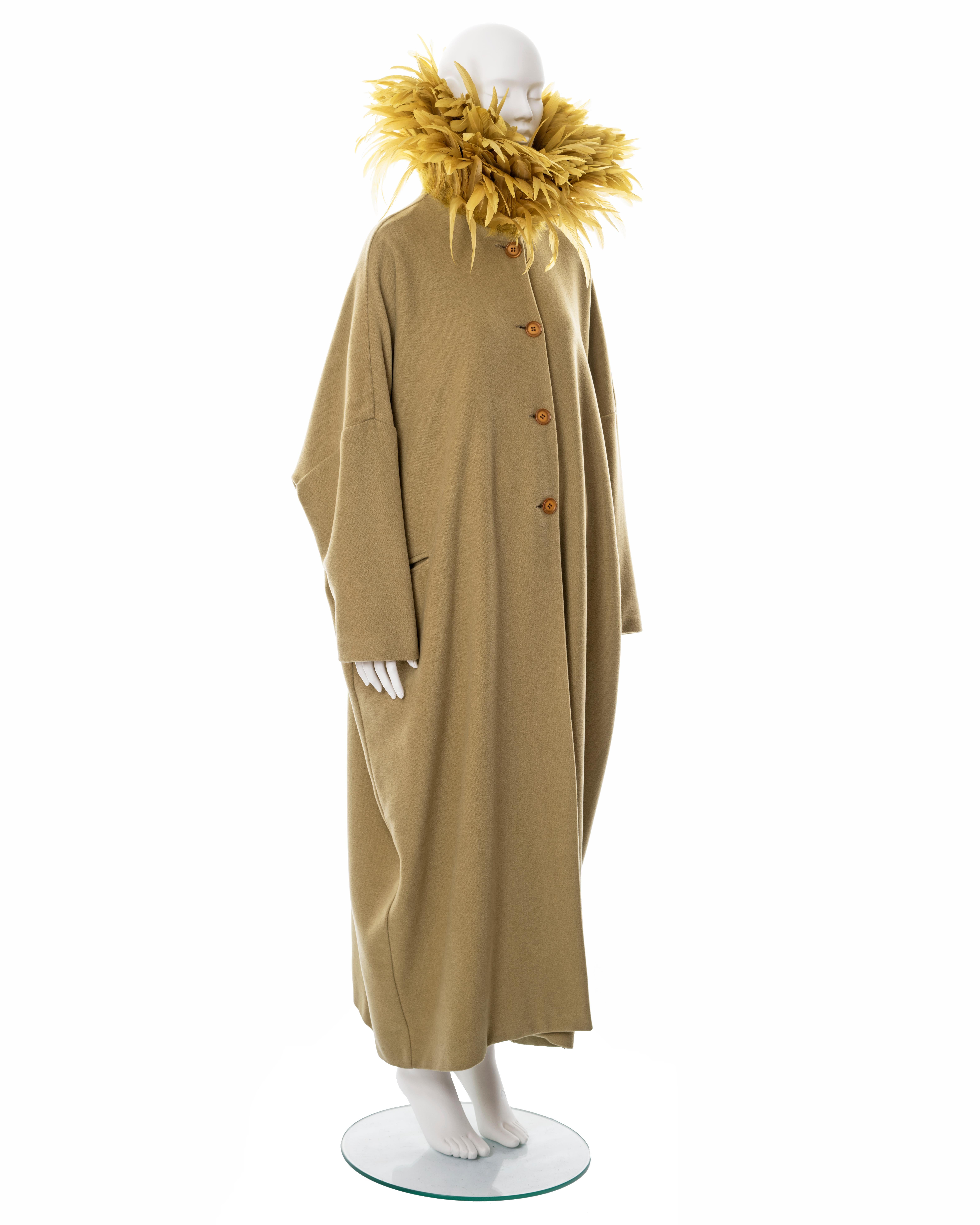 Dolce & Gabbana sage green wool cocoon coat with feather collar, fw 1990 In Excellent Condition For Sale In London, GB