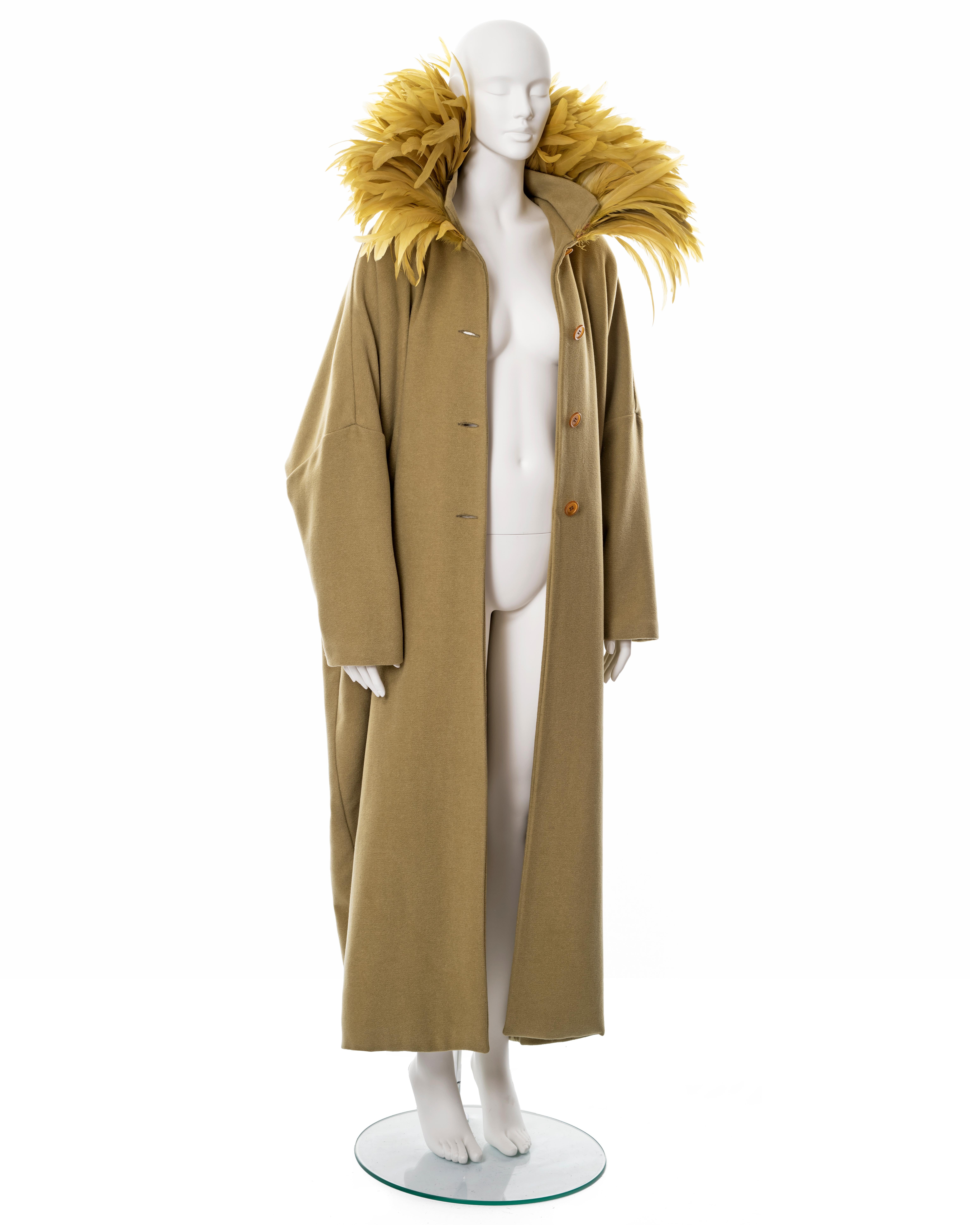 Dolce & Gabbana sage green wool cocoon coat with feather collar, fw 1990 For Sale 3