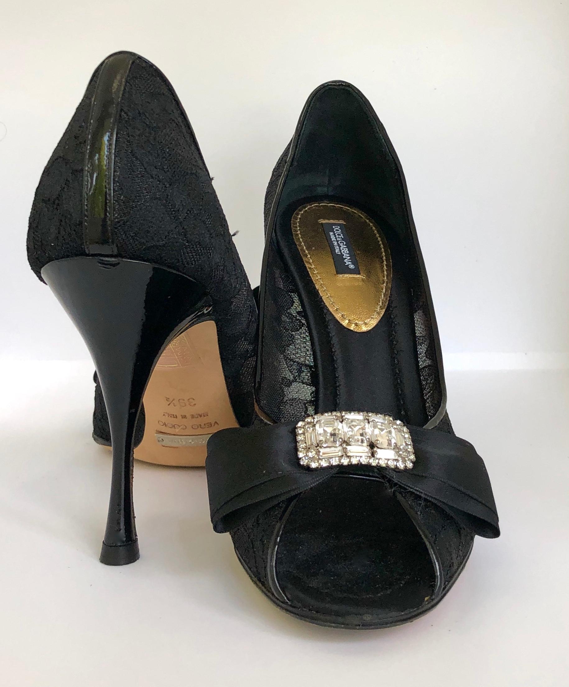 Dolce & Gabbana Satin Bow, Black Lace & Patent Leather Peep Toe Formal Pumps For Sale 3