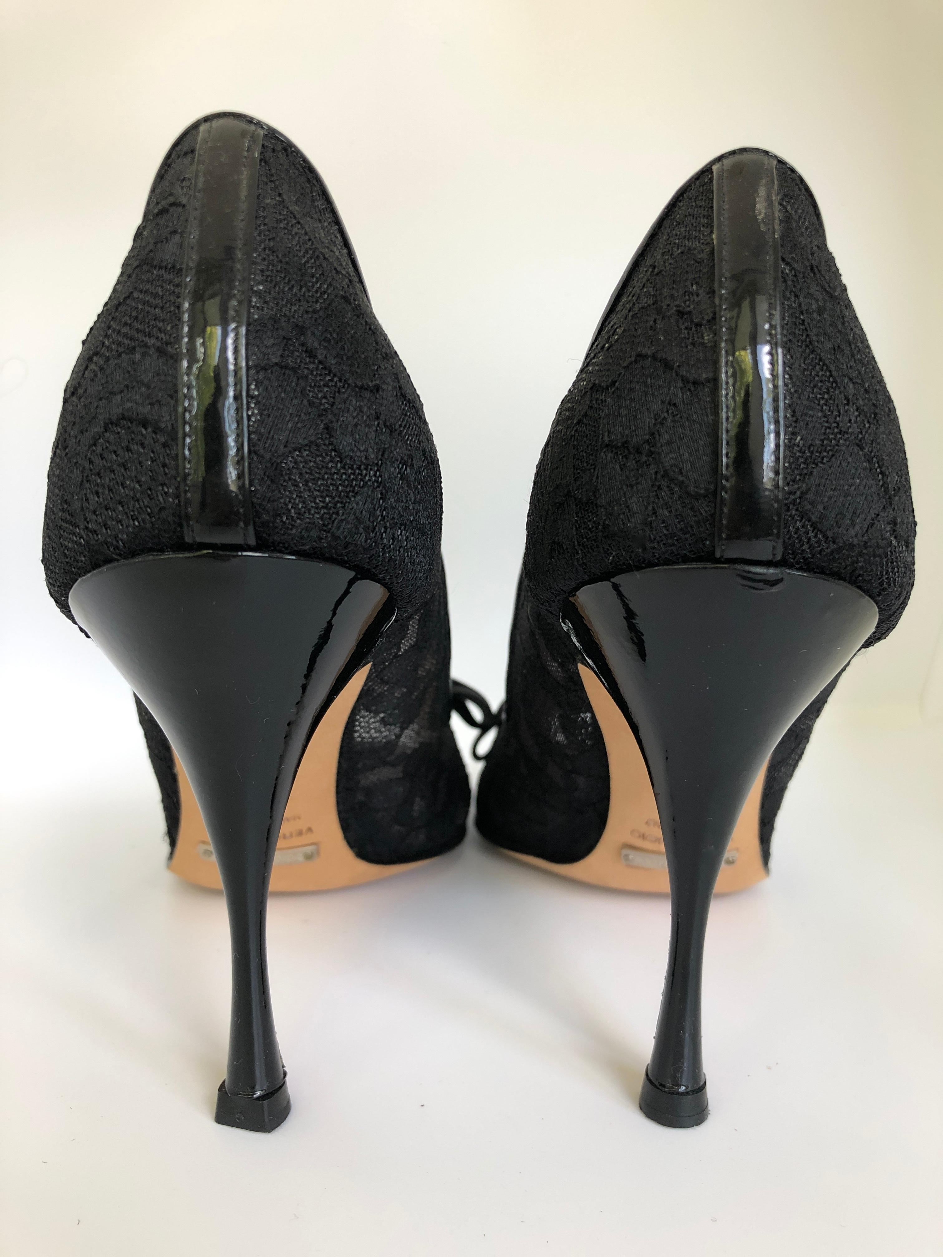 Dolce & Gabbana Satin Bow, Black Lace & Patent Leather Peep Toe Formal Pumps For Sale 5