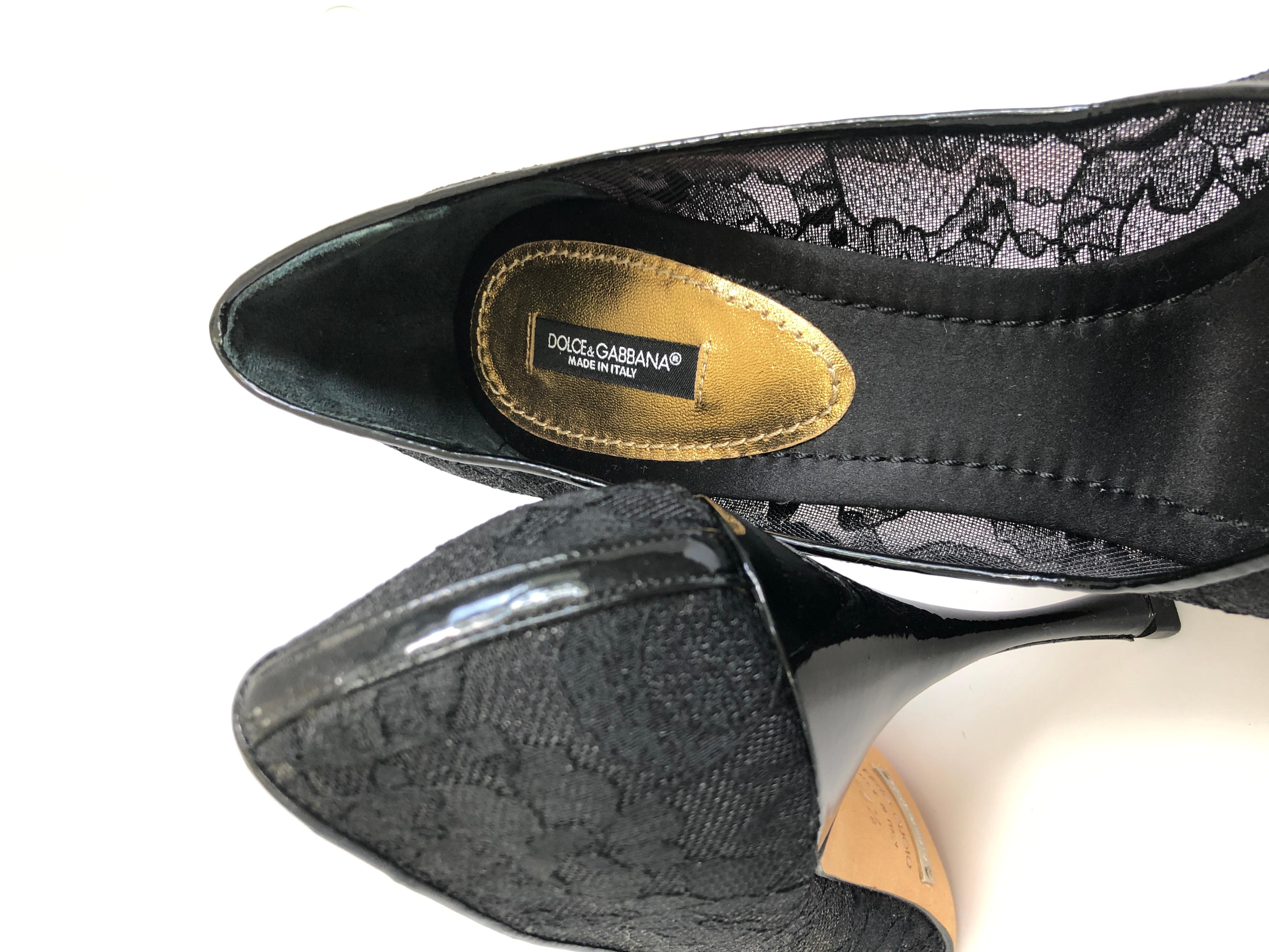 Dolce & Gabbana Satin Bow, Black Lace & Patent Leather Peep Toe Formal Pumps For Sale 8