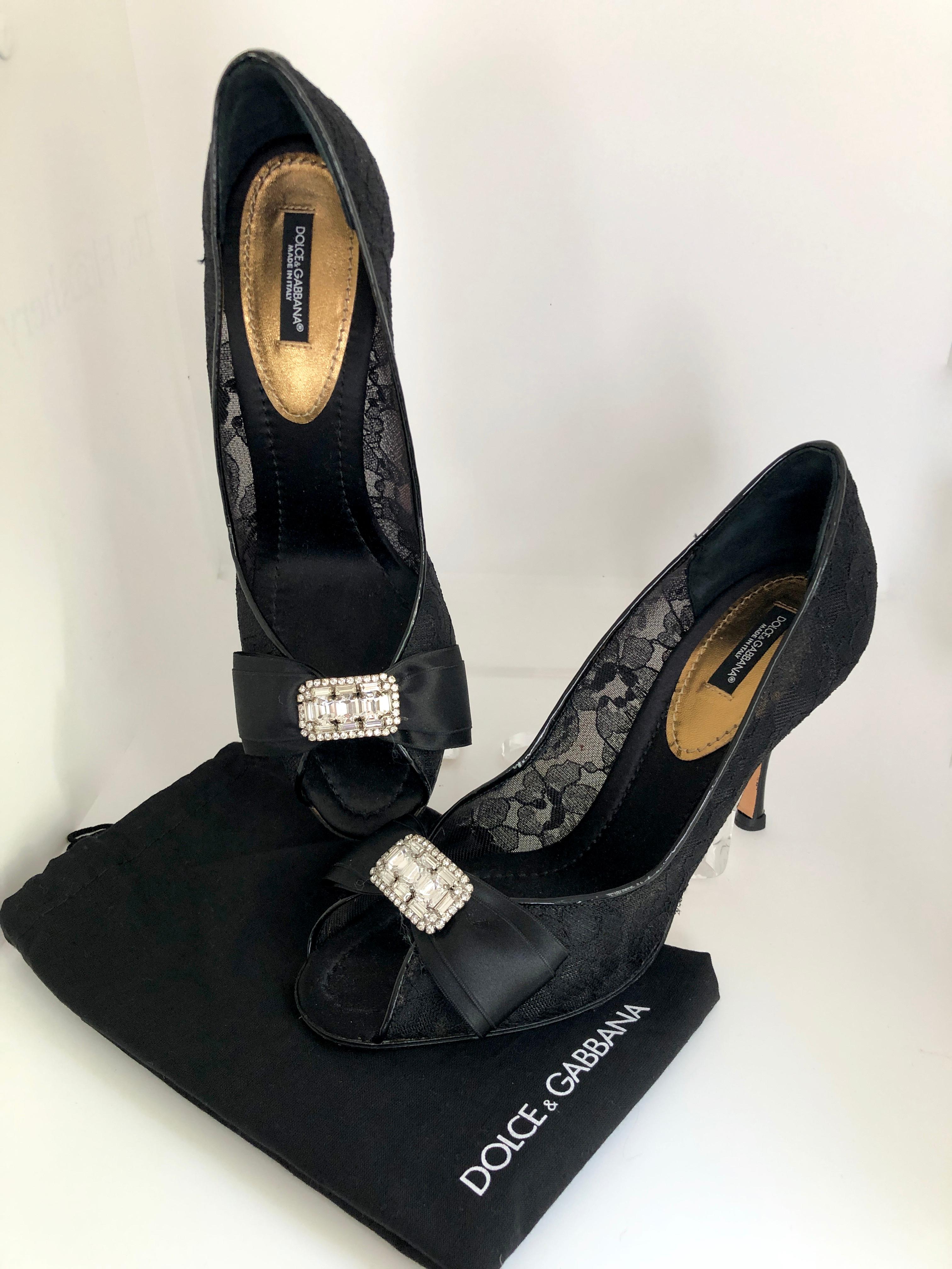 Dolce & Gabbana Satin Bow, Black Lace & Patent Leather Peep Toe Formal Pumps For Sale 13
