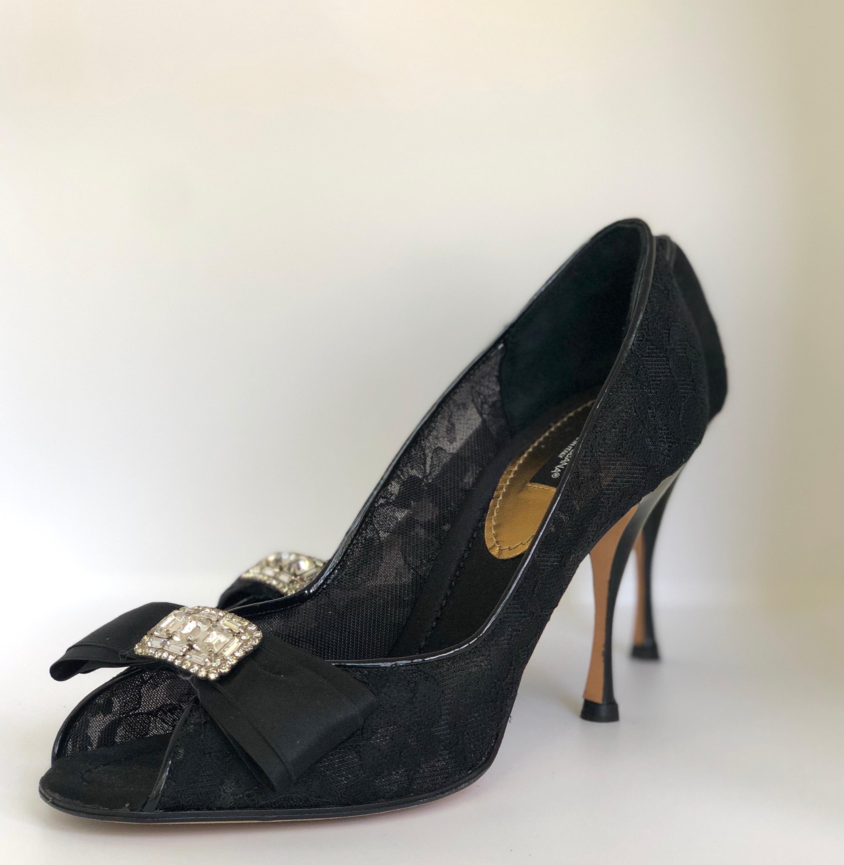 satin pumps