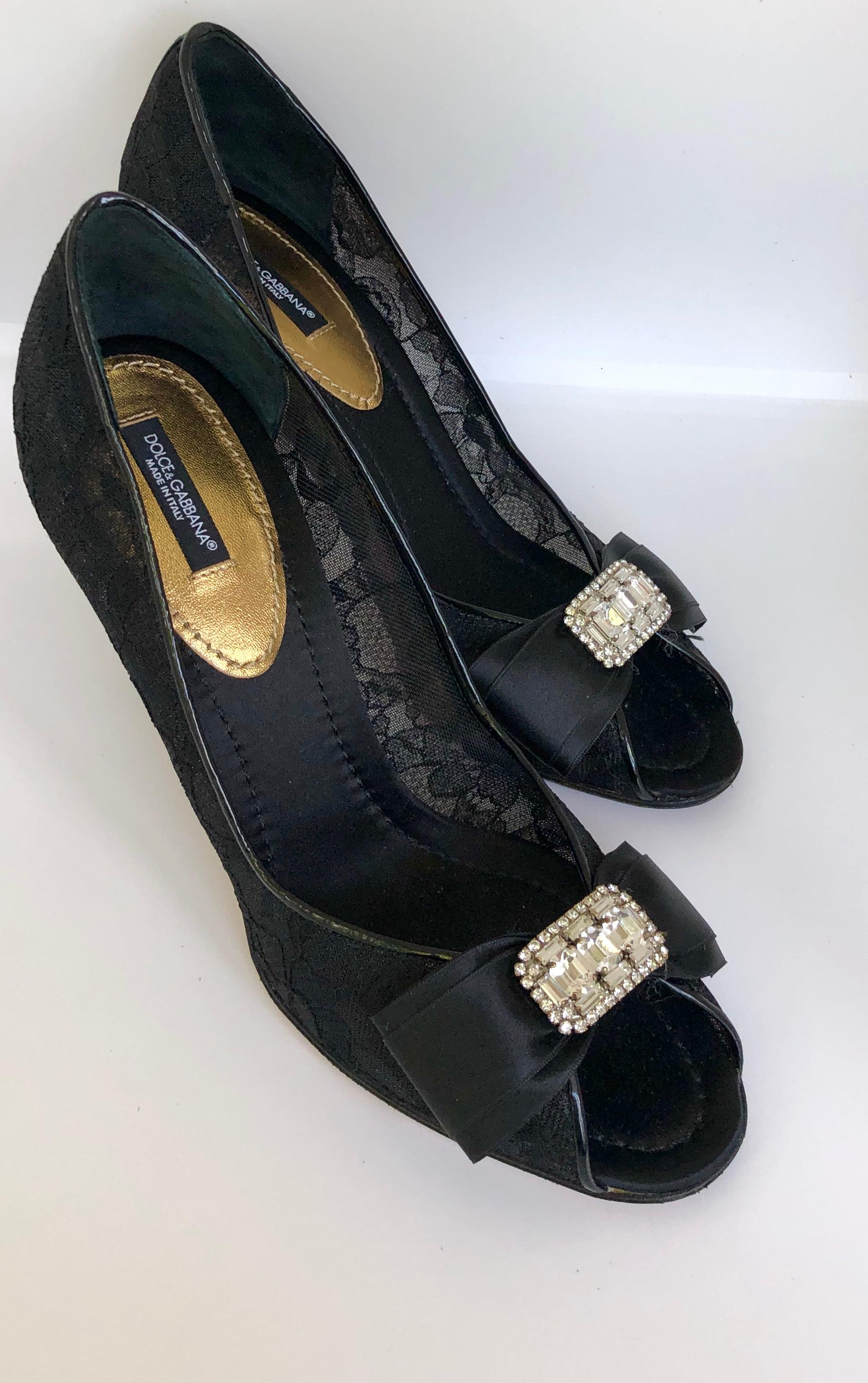 Dolce & Gabbana Satin Bow, Black Lace & Patent Leather Peep Toe Formal Pumps For Sale 1