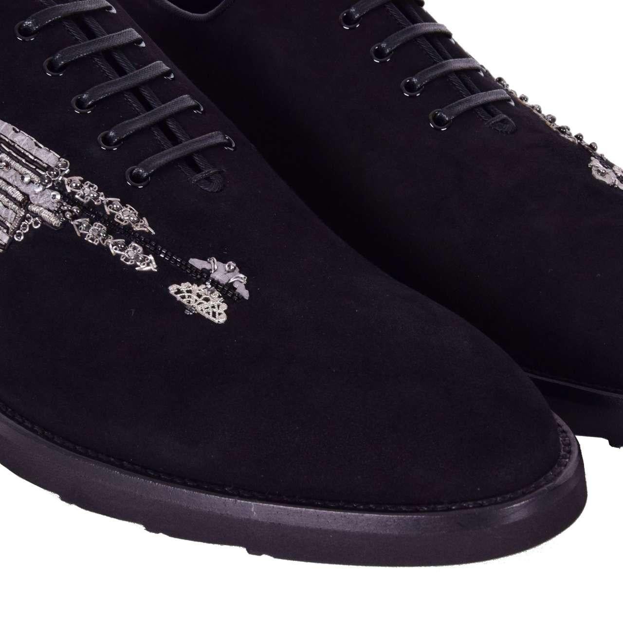 Dolce & Gabbana - Shoes SICILIA w. Pistol Embroidery Black EUR 40 In Excellent Condition For Sale In Erkrath, DE