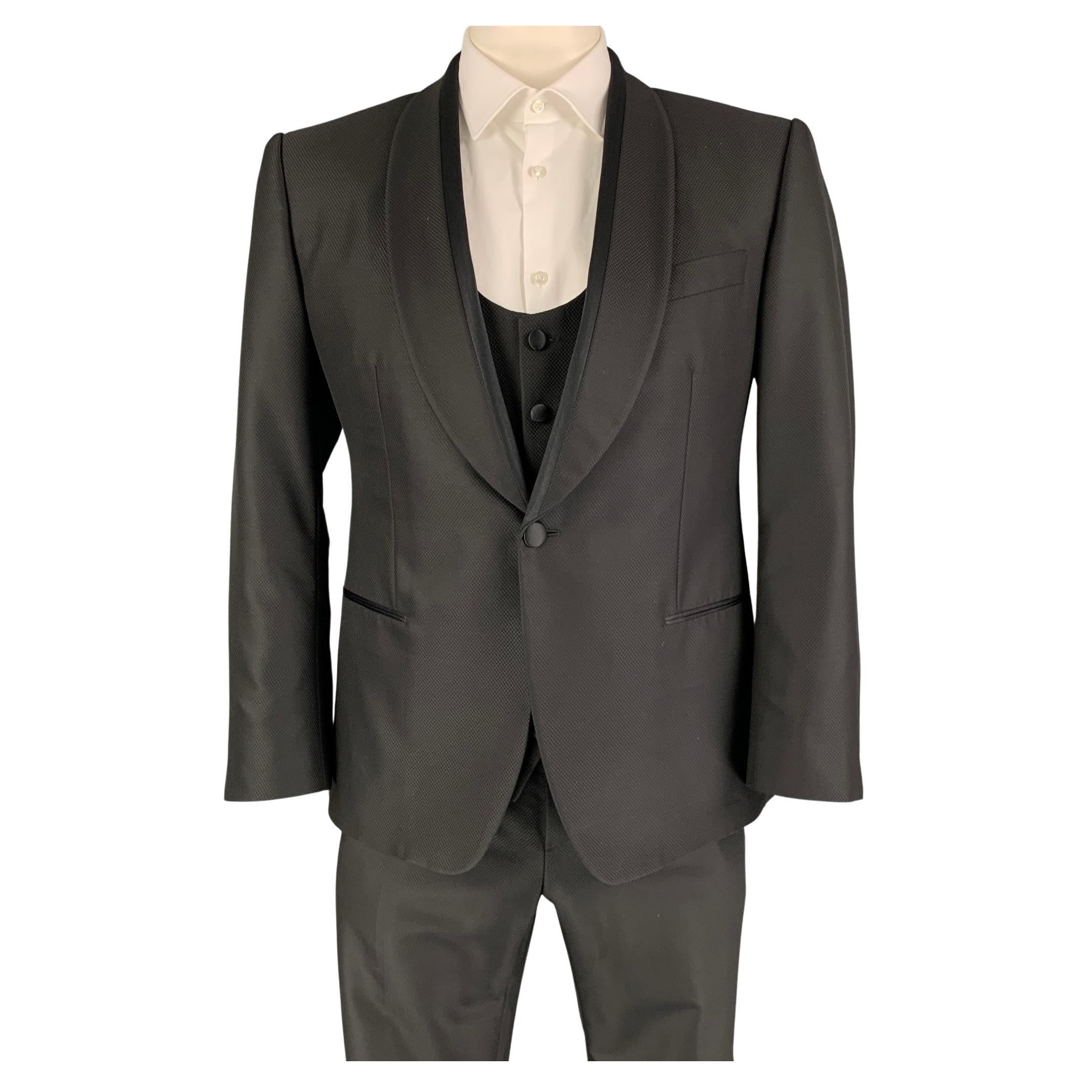 DOLCE and GABBANA Sicilia Size 42 Short Black Woven Wool Shawl Collar  Tuxedo 3 Pie For Sale at 1stDibs