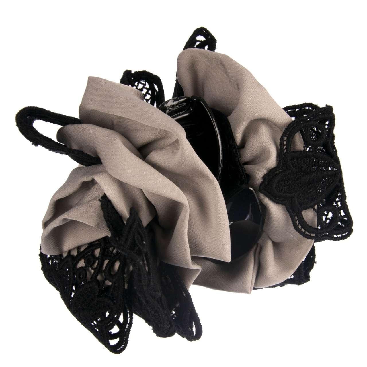 Dolce & Gabbana - Silk and Lace Hair Clip Gray Black In Excellent Condition For Sale In Erkrath, DE
