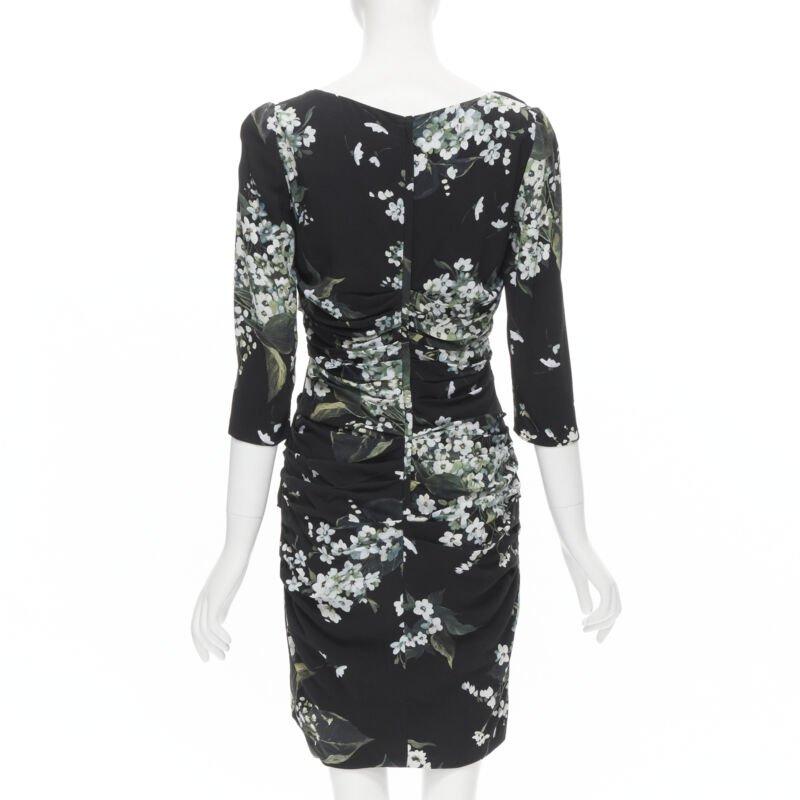 DOLCE GABBANA seda negro blanco verde estampado floral vestido bodycon fruncido IT40 XS en venta 1