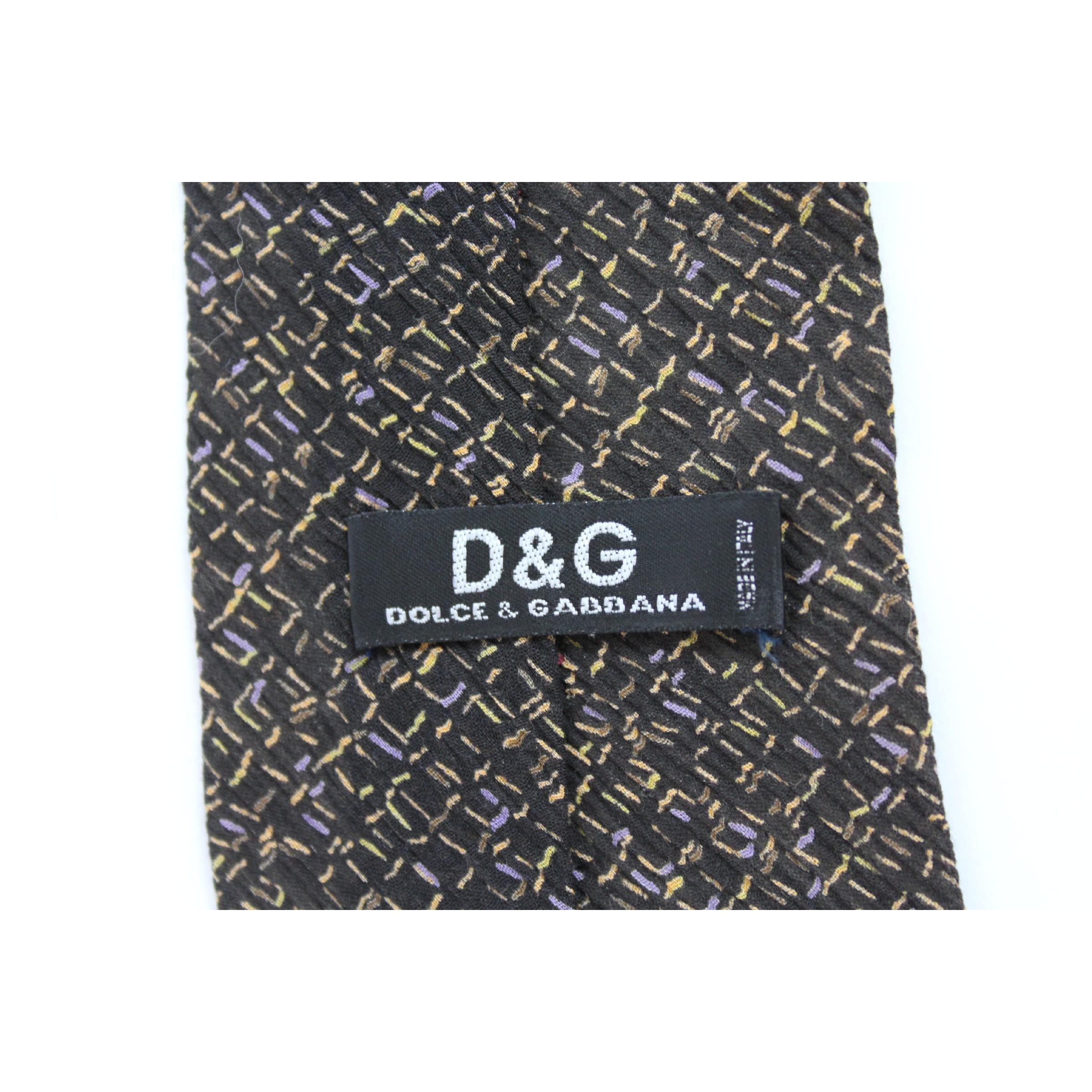 Gris Dolce & Gabbana - Cravate classique en soie marron en vente