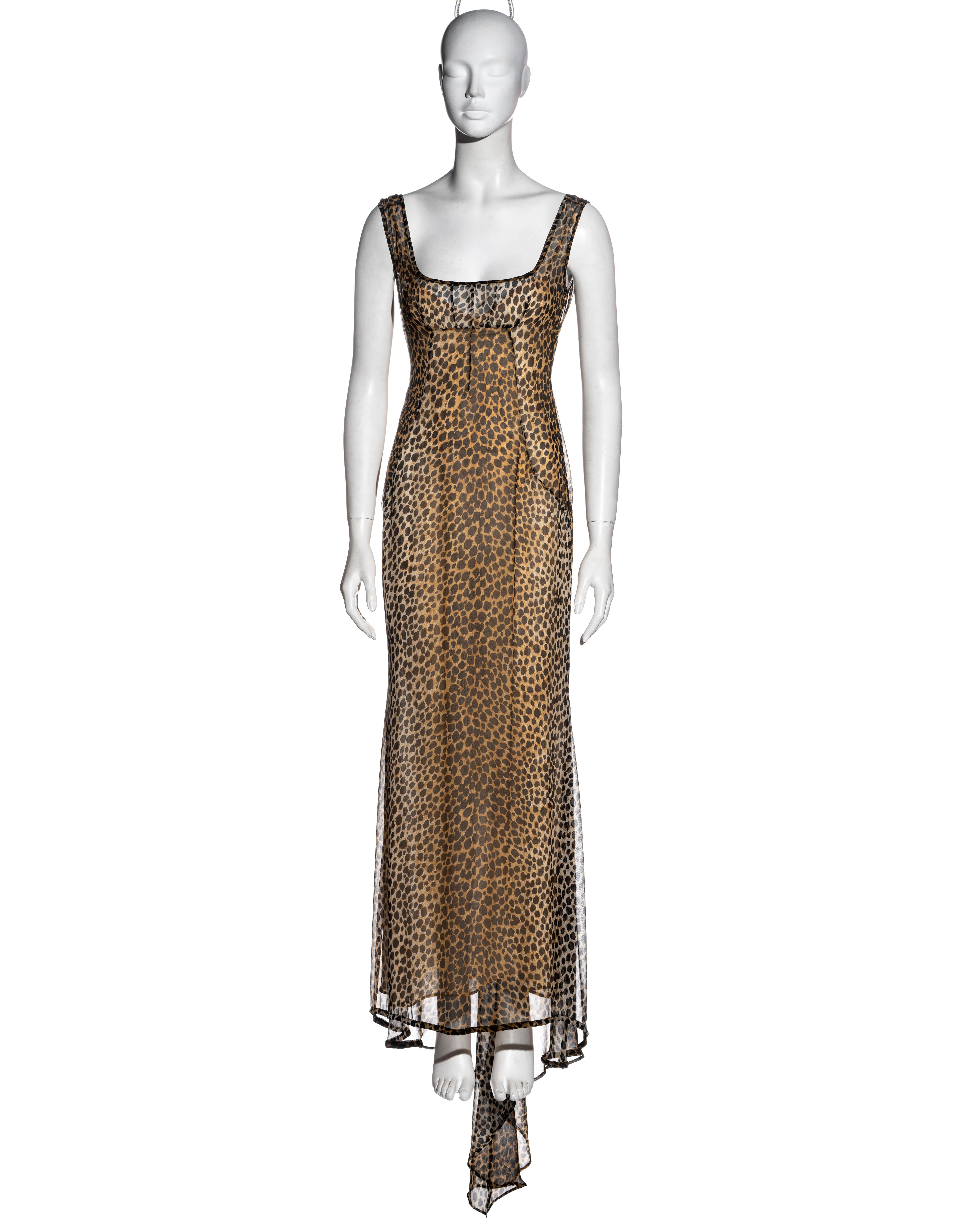 ▪ Dolce & Gabbana silk cheetah-print evening slip dress
▪ Nude under dress attached 
▪ Square neckline
▪ Long ties at the waist 
▪ Floor-length skirt with train
▪ IT 40 - FR 36 - UK 8 
▪ Fall-Winter 1996
▪ 100% Silk 
▪ Made in Italy