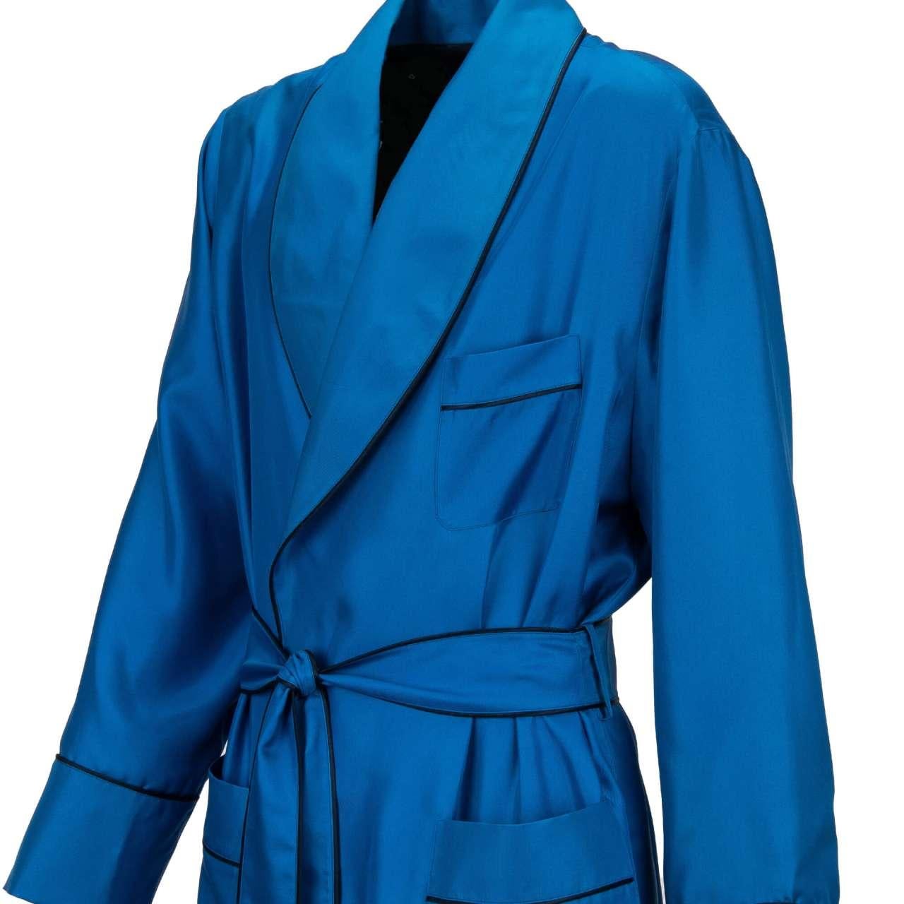 - Silk Coat / Robe with black edges and large shawl collar and pockets in blue by DOLCE & GABBANA - RUNWAY: Dolce&Gabbana Fashion Show - New with tag - Former RRP: EUR 1,950 - MADE IN ITALY - Classic Fit - Model: G0936T-FU1S4-B0322 - Material: 100%