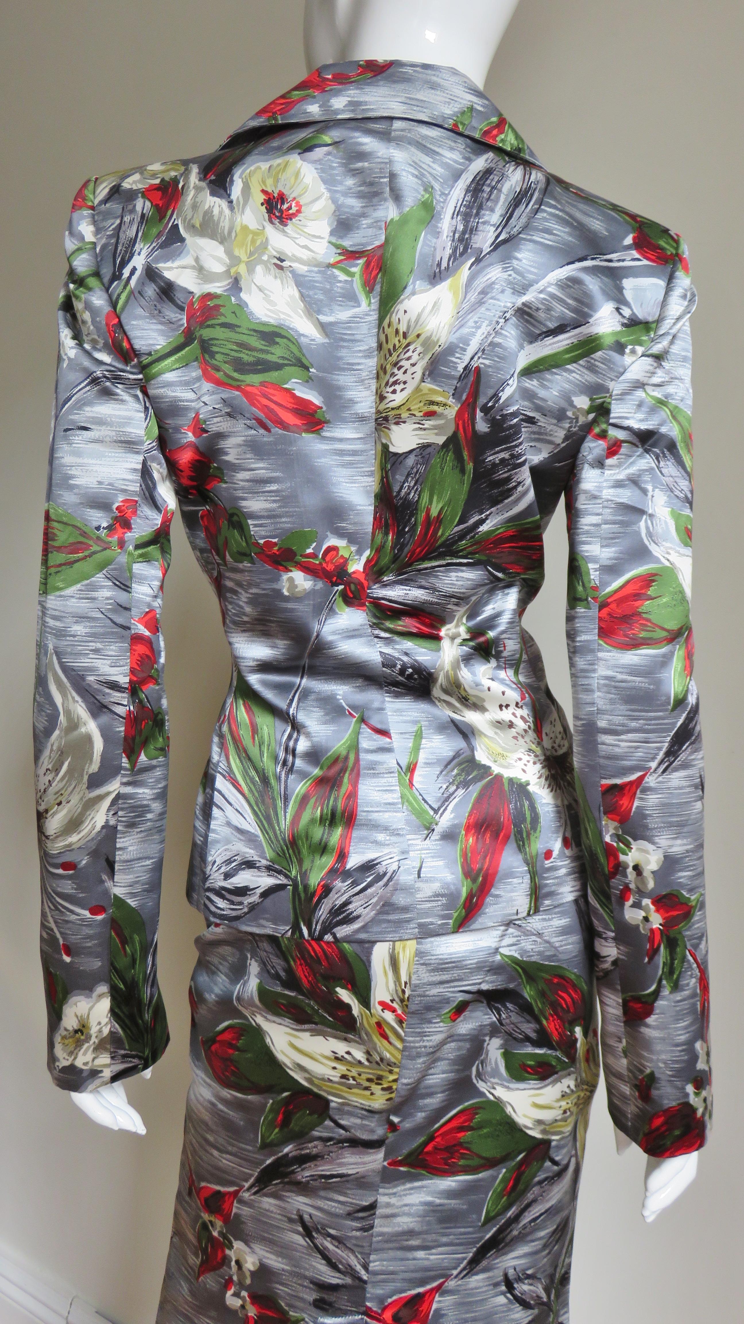 Dolce & Gabbana Silk Flower Print Skirt Suit For Sale 3