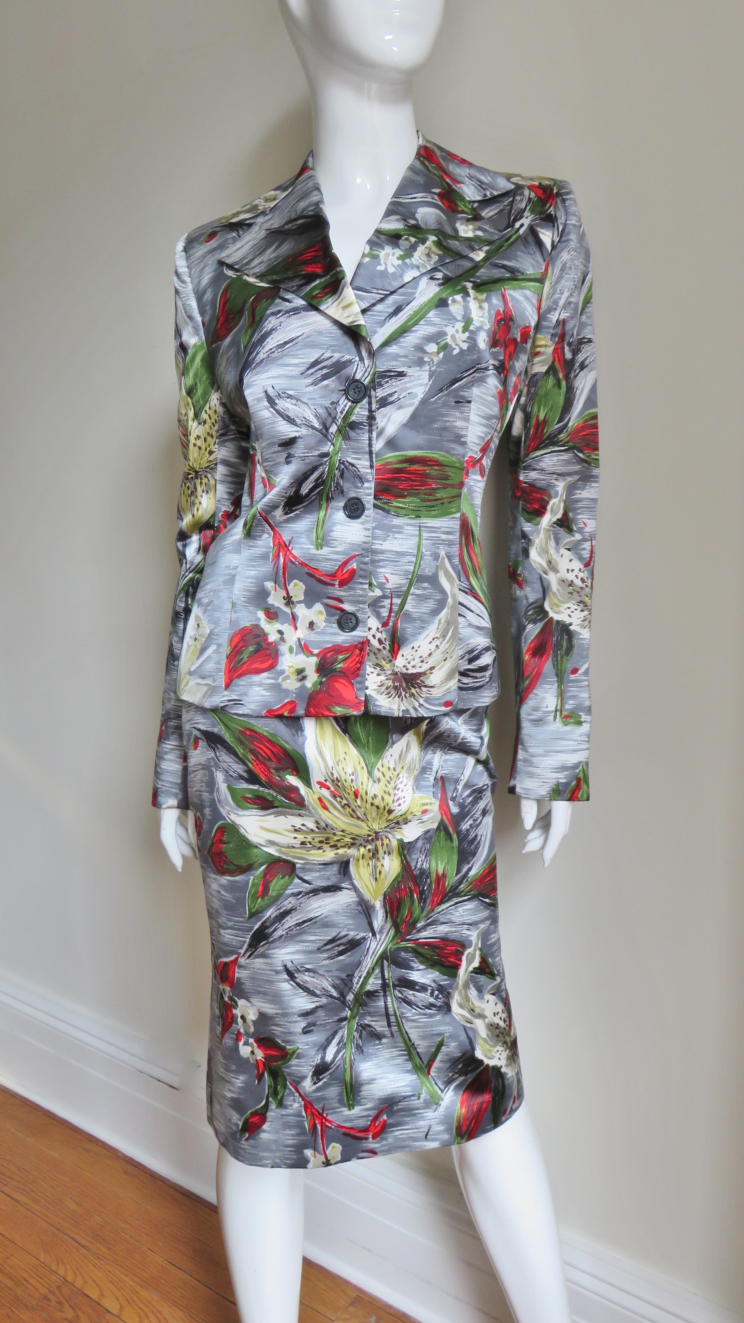 Women's Dolce & Gabbana Silk Flower Print Skirt Suit For Sale