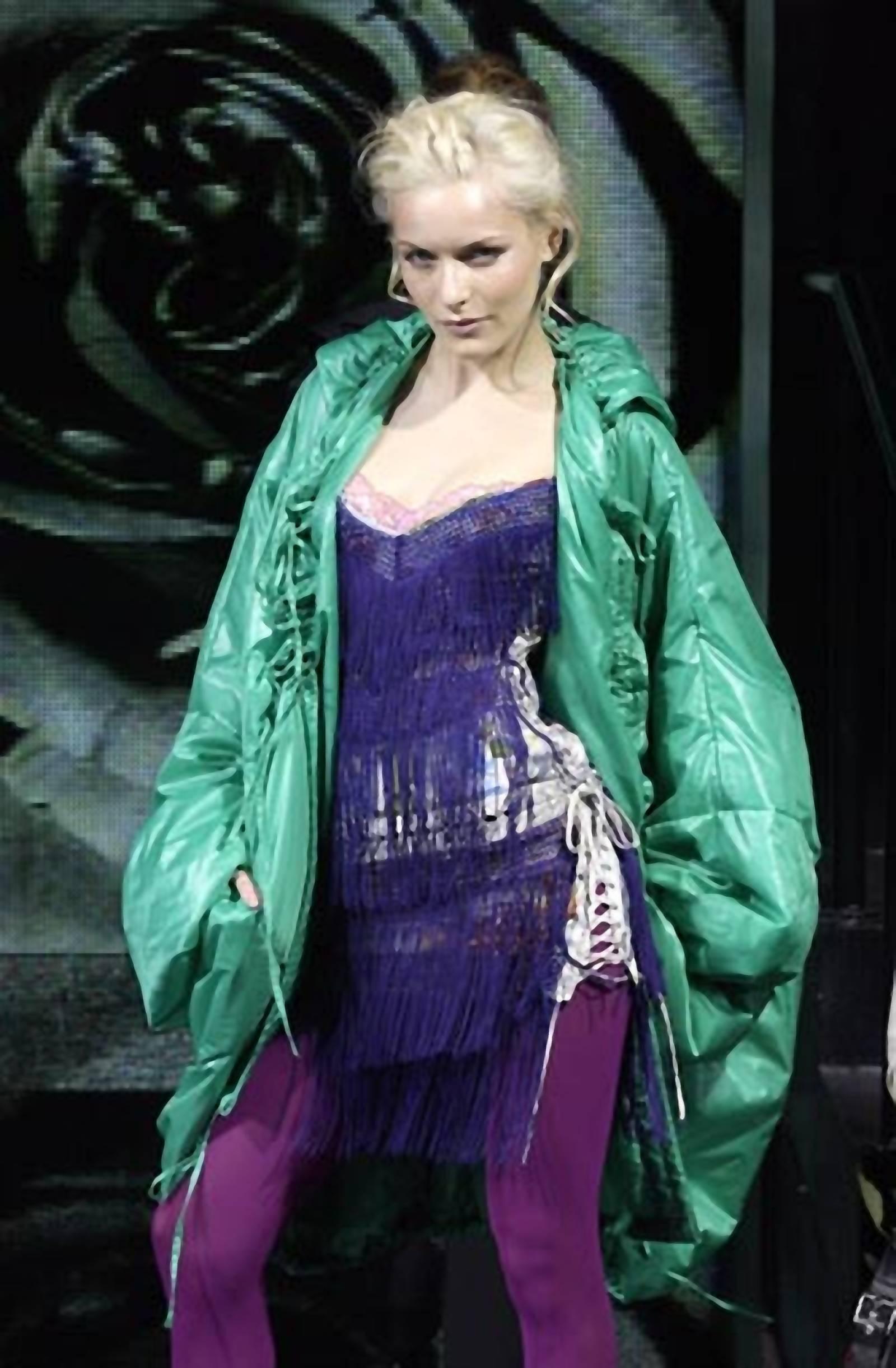 Dolce & Gabbana - Robe en maille à franges et à lacets style « Great Gatsby » en soie à fleurs en vente 3
