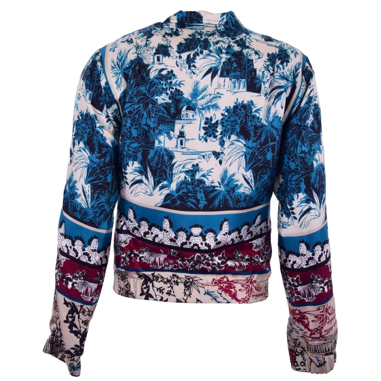 - Majolica printed Silk Jacket by DOLCE & GABBANA - New with tag - MADE IN ITALY - Former RRP: EUR 1.500 - Model: G9X49T-G9P53-S9000 - Material: 100% Silk - Lining: 51% Acetat, 49% Viscosa - Main Color: Blue - Zip closure - Slim Fit - Two pockets