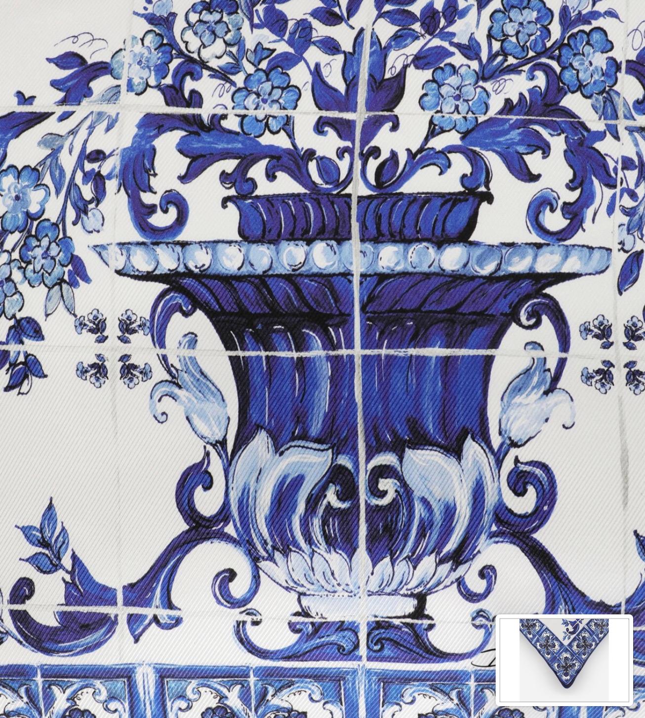 italien Coussin décoratif en sergé de soie Dolce & Gabbana, grand modèle, Italie en vente