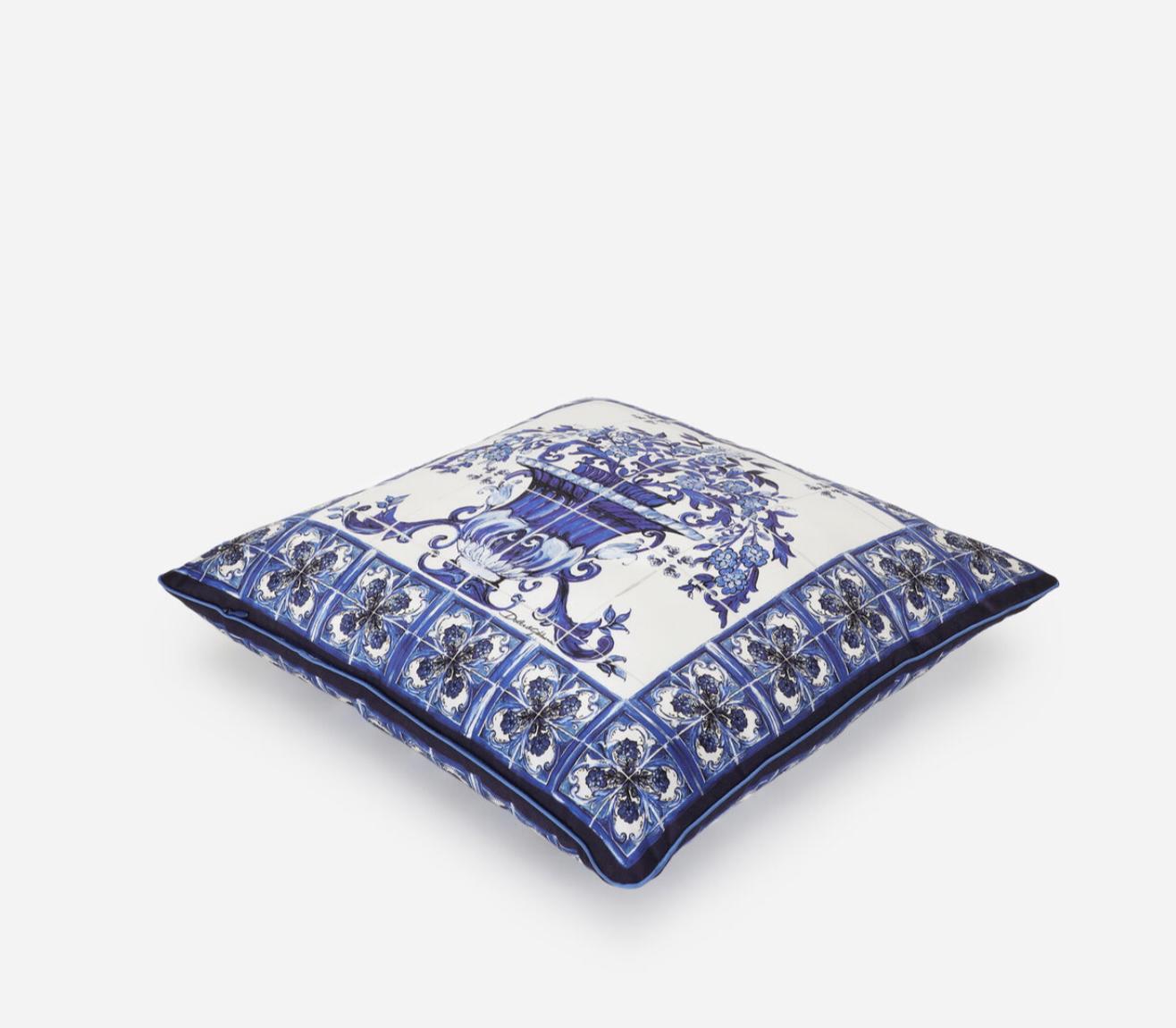 Coussin décoratif en sergé de soie Dolce & Gabbana, grand modèle, Italie en vente 2