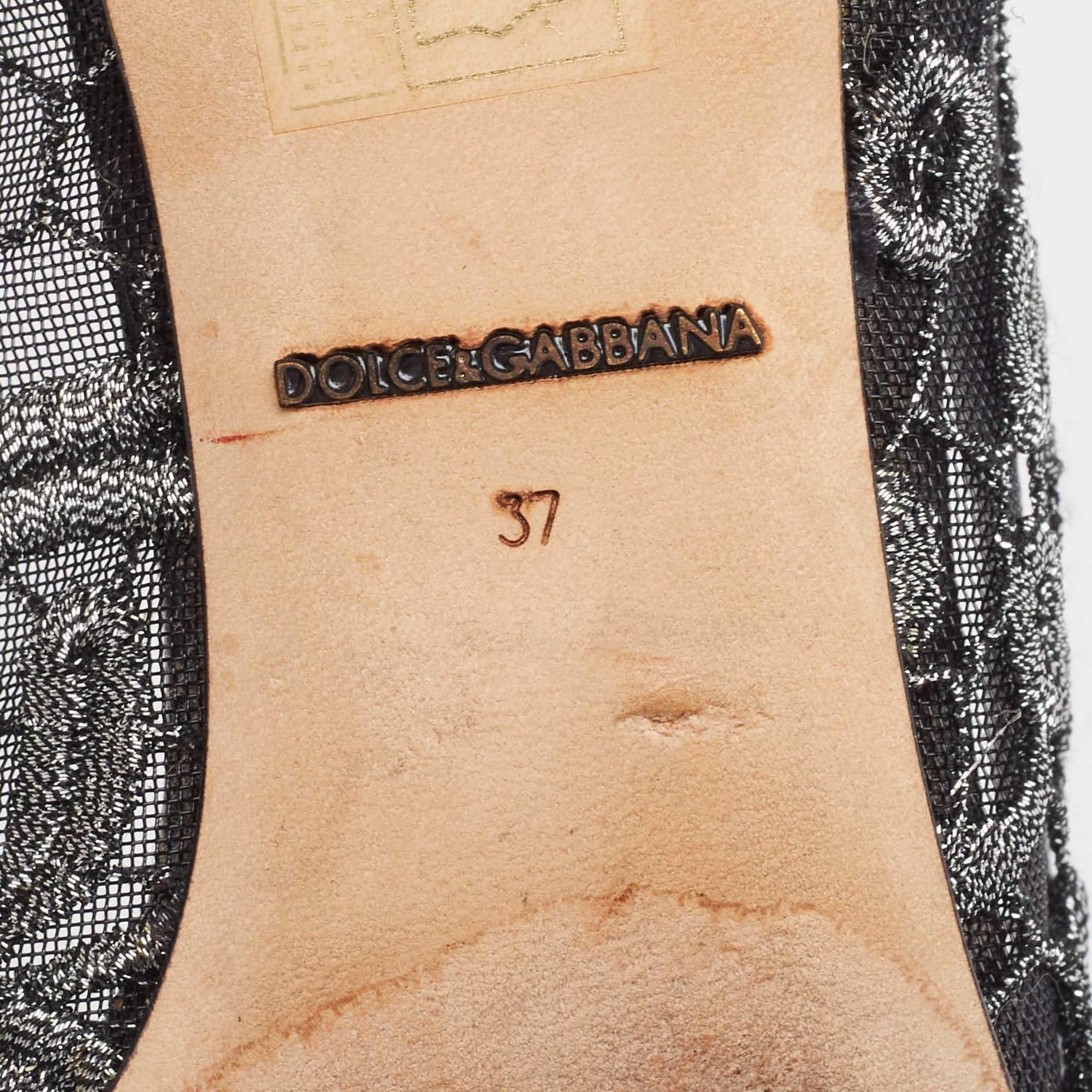 Dolce & Gabbana Silver/Black Lace Bellucci Crystal Embellished Kitten Heel Pumps For Sale 1