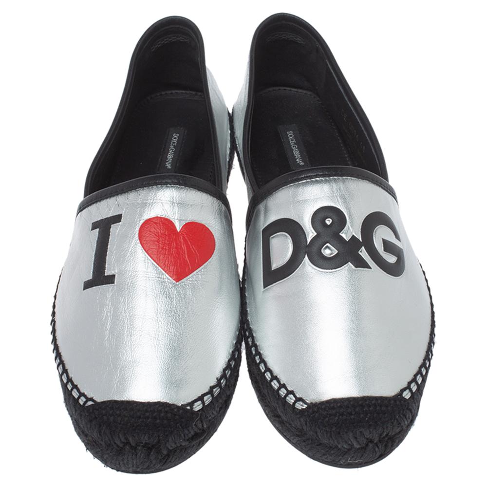 Dolce & Gabbana Silver/Black Leather I Love DG Print Espadrille Flats Size 41 In New Condition In Dubai, Al Qouz 2