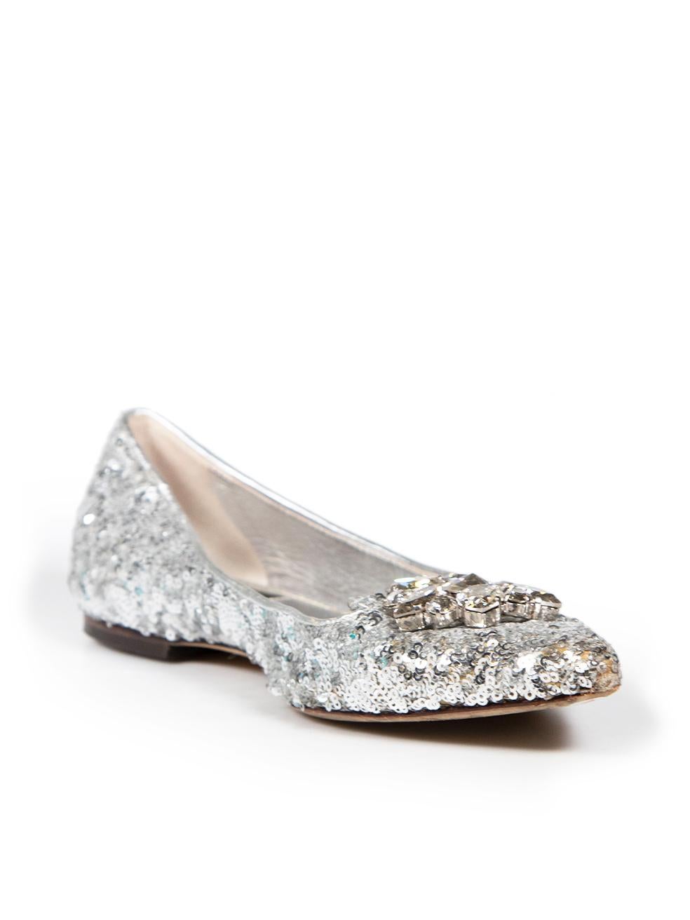 CONDITION is Very good. Minimal wear to flats is evident. Minimal wear to toe tips and general cracking and creasing to the leather insoles on this used Dolce & Gabbana designer resale item.
 
 
 
 Details
 
 
 Silver
 
 Glitter
 
 Flats
 
 Point