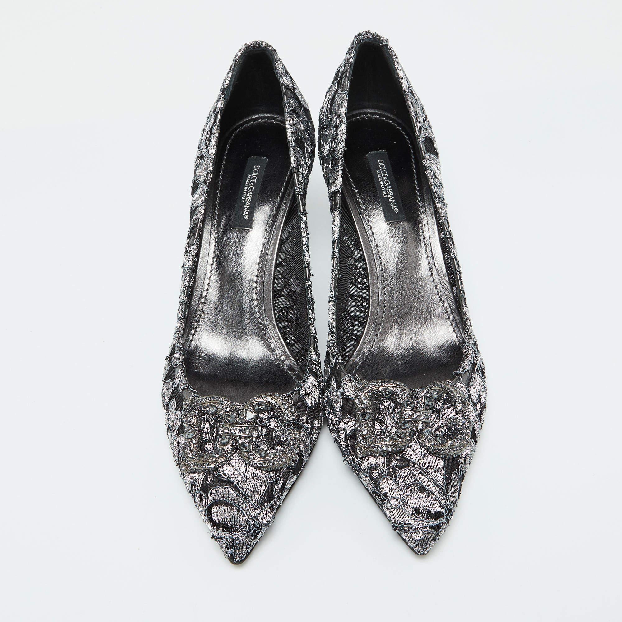 Dolce Gabbana Silver Lace DG Amore Crystal Embellished Pointed Toe Pumps Size 39 In Excellent Condition In Dubai, Al Qouz 2