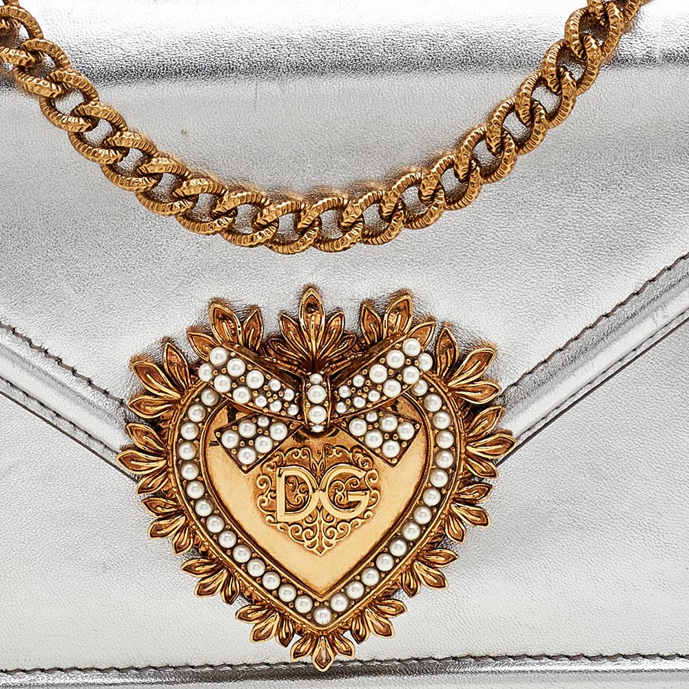 Dolce & Gabbana Silver Leather Devotion Top Handle Bag In Good Condition In Dubai, Al Qouz 2