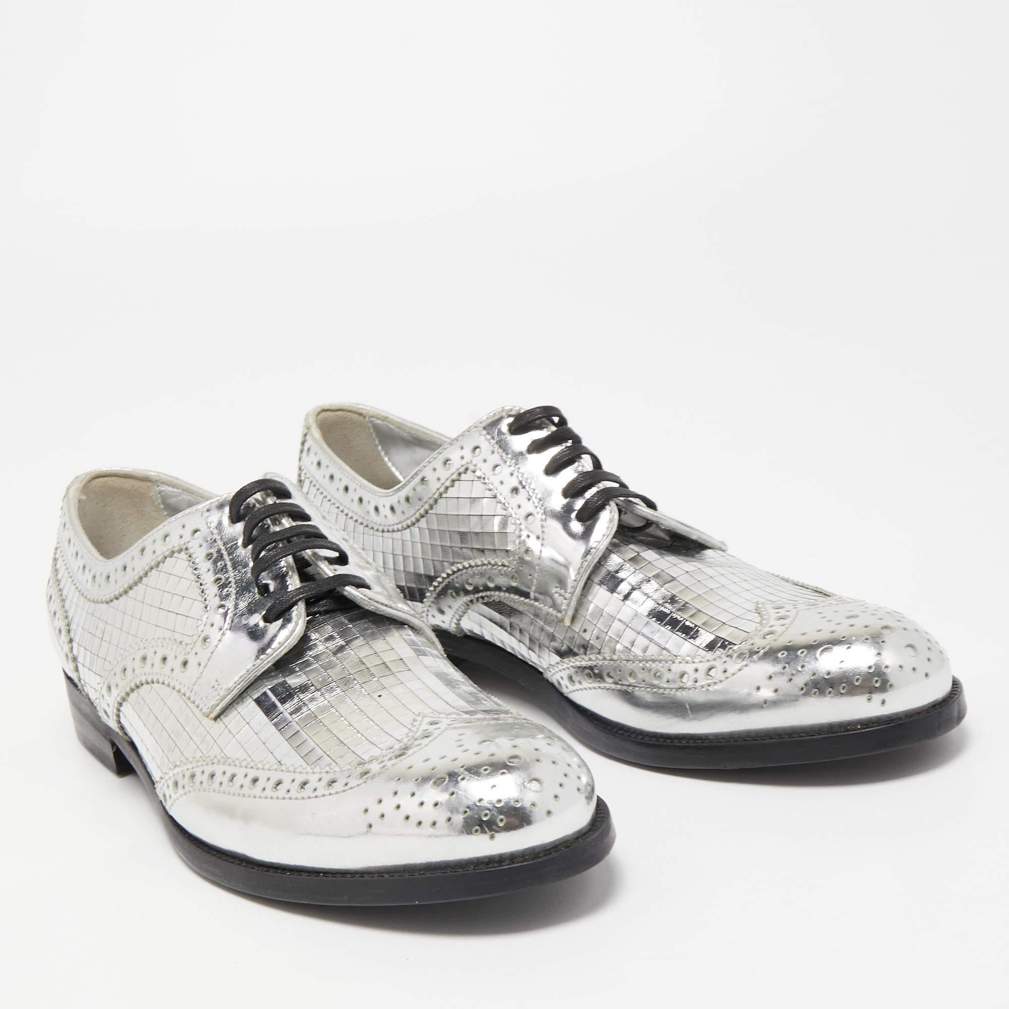 Dolce & Gabbana Silver Leather Disco Derby Brogues Size 38 In Good Condition In Dubai, Al Qouz 2