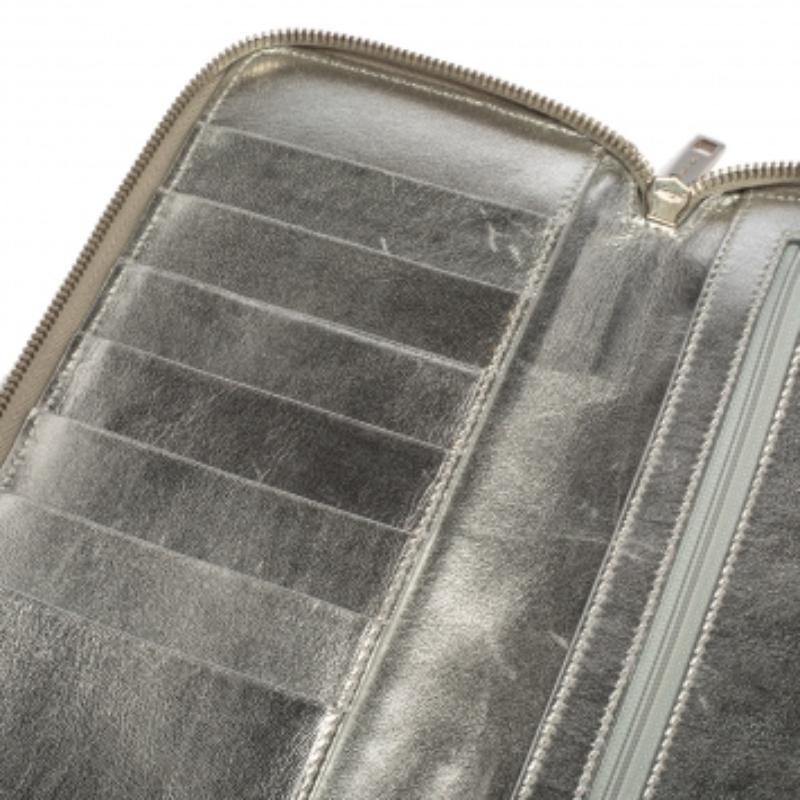 Dolce & Gabbana Silver Python Embossed Leather Zip Around Wallet In Good Condition For Sale In Dubai, Al Qouz 2