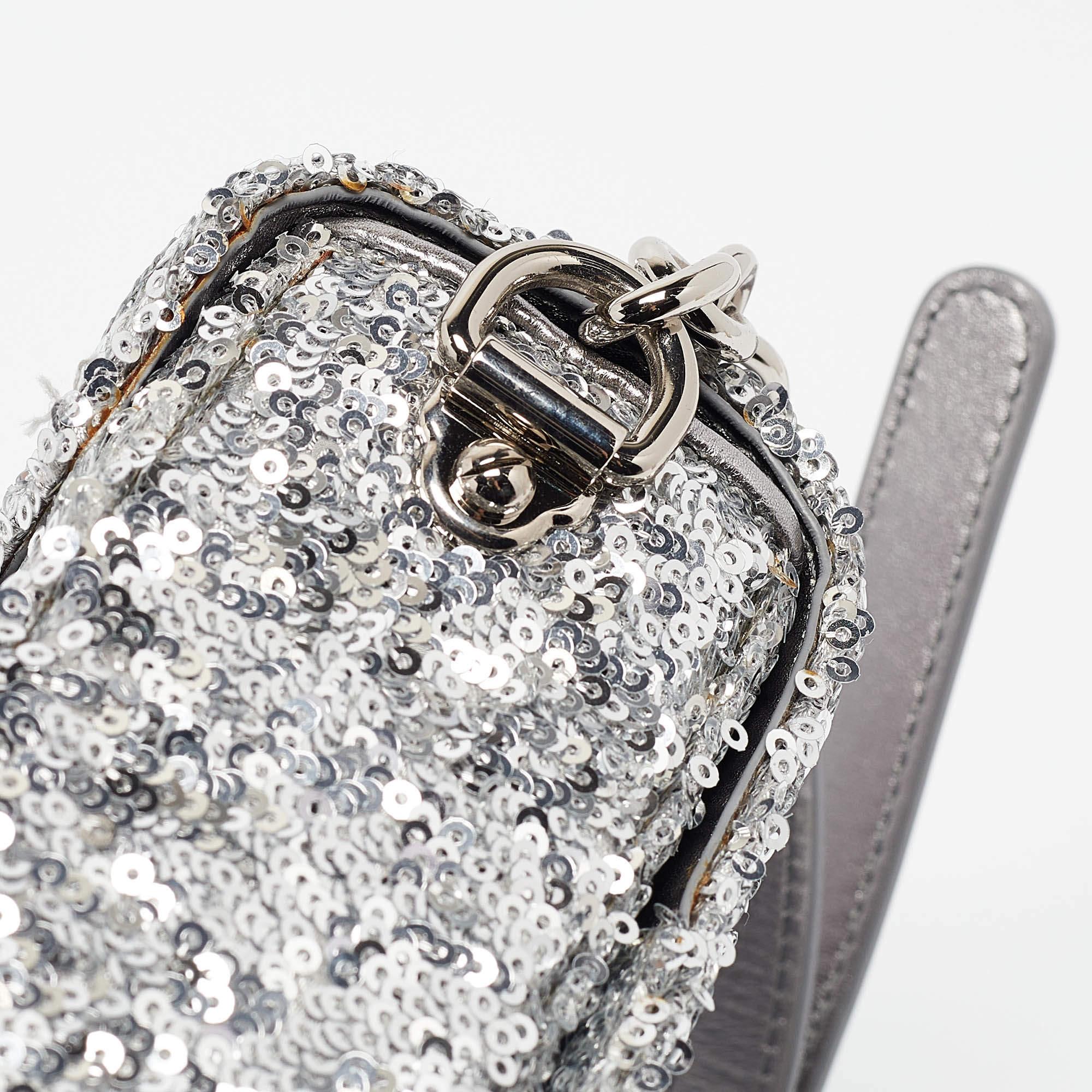 Dolce & Gabbana Borsa a tracolla DG Millennials in pelle e paillettes argento in vendita 1