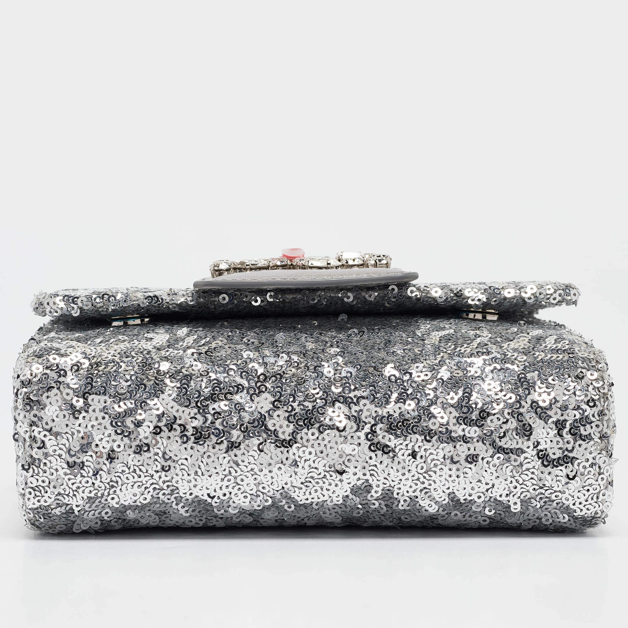 Dolce & Gabbana Borsa a tracolla DG Millennials in pelle e paillettes argento in vendita 2
