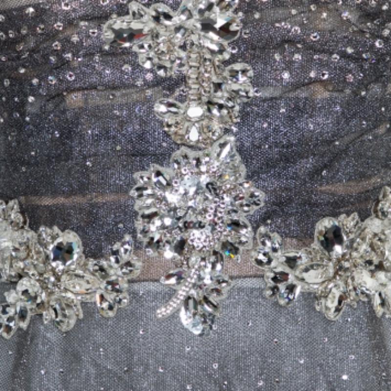 Dolce & Gabbana Silver Tulle Crystal Embellished Mermaid Evening Gown M In Good Condition For Sale In Dubai, Al Qouz 2