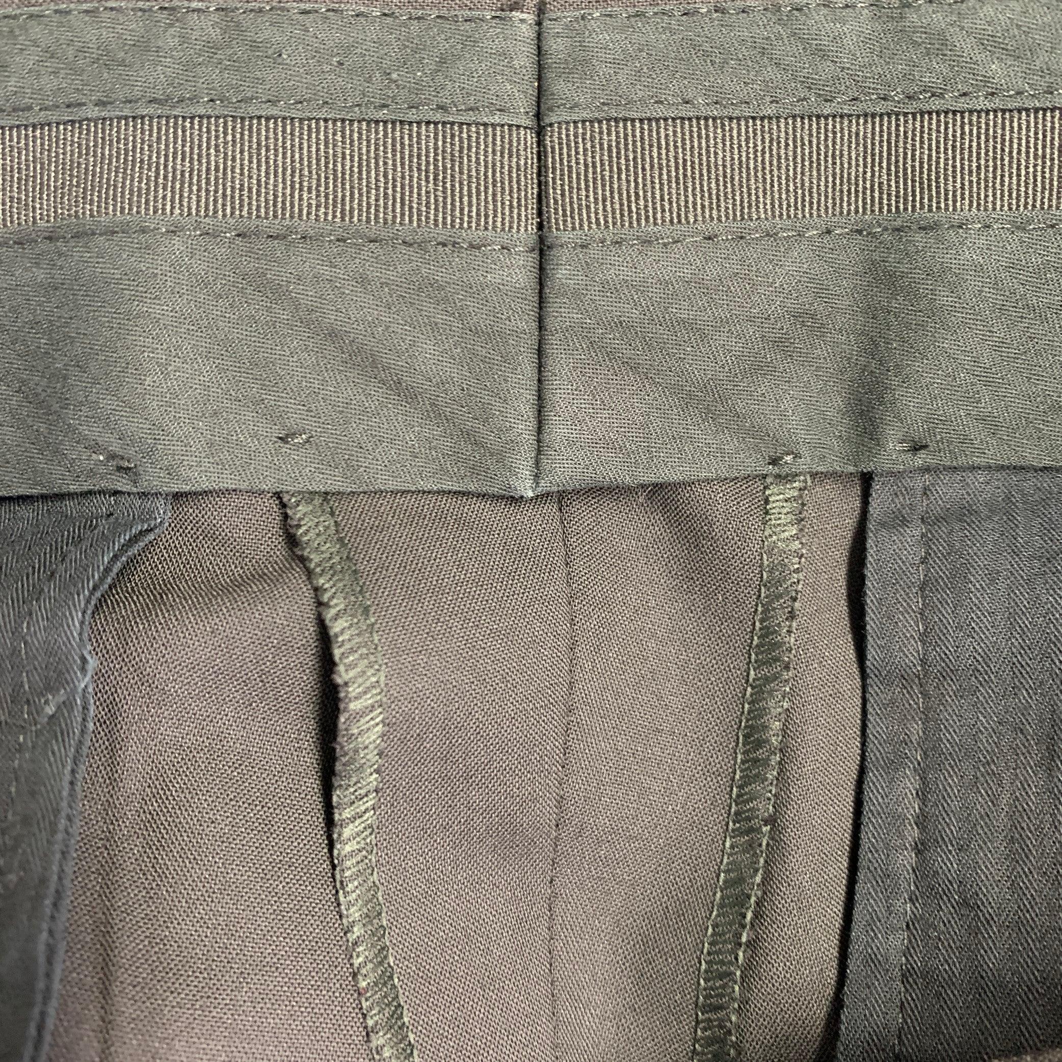 DOLCE & GABBANA Taille 30 Pantalon habillé à fermeture éclair en laine noire Pour hommes en vente