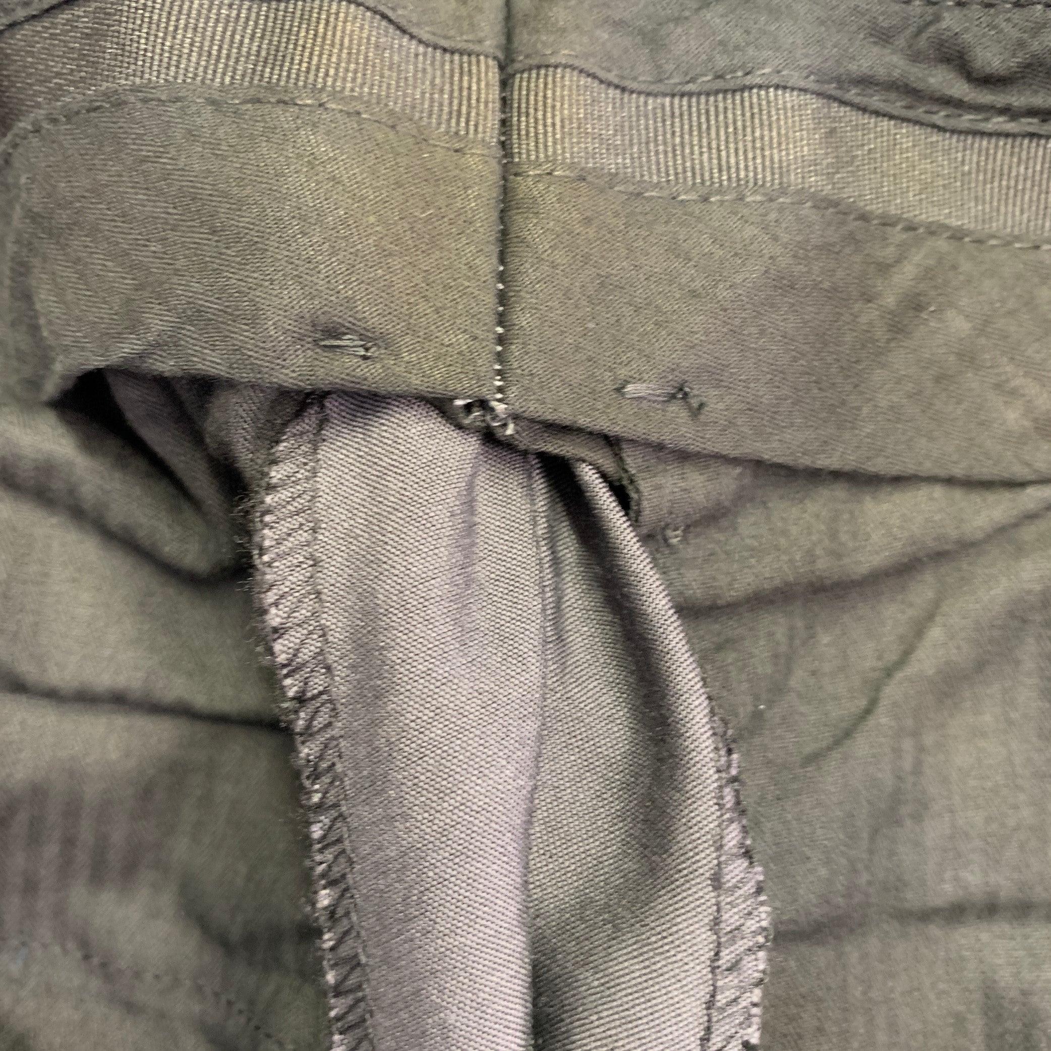 Dolce & Gabbana Size 30 Charcoal Grey Wool Silk Flat Front Zip Fly Dress Pants Bon état - En vente à San Francisco, CA
