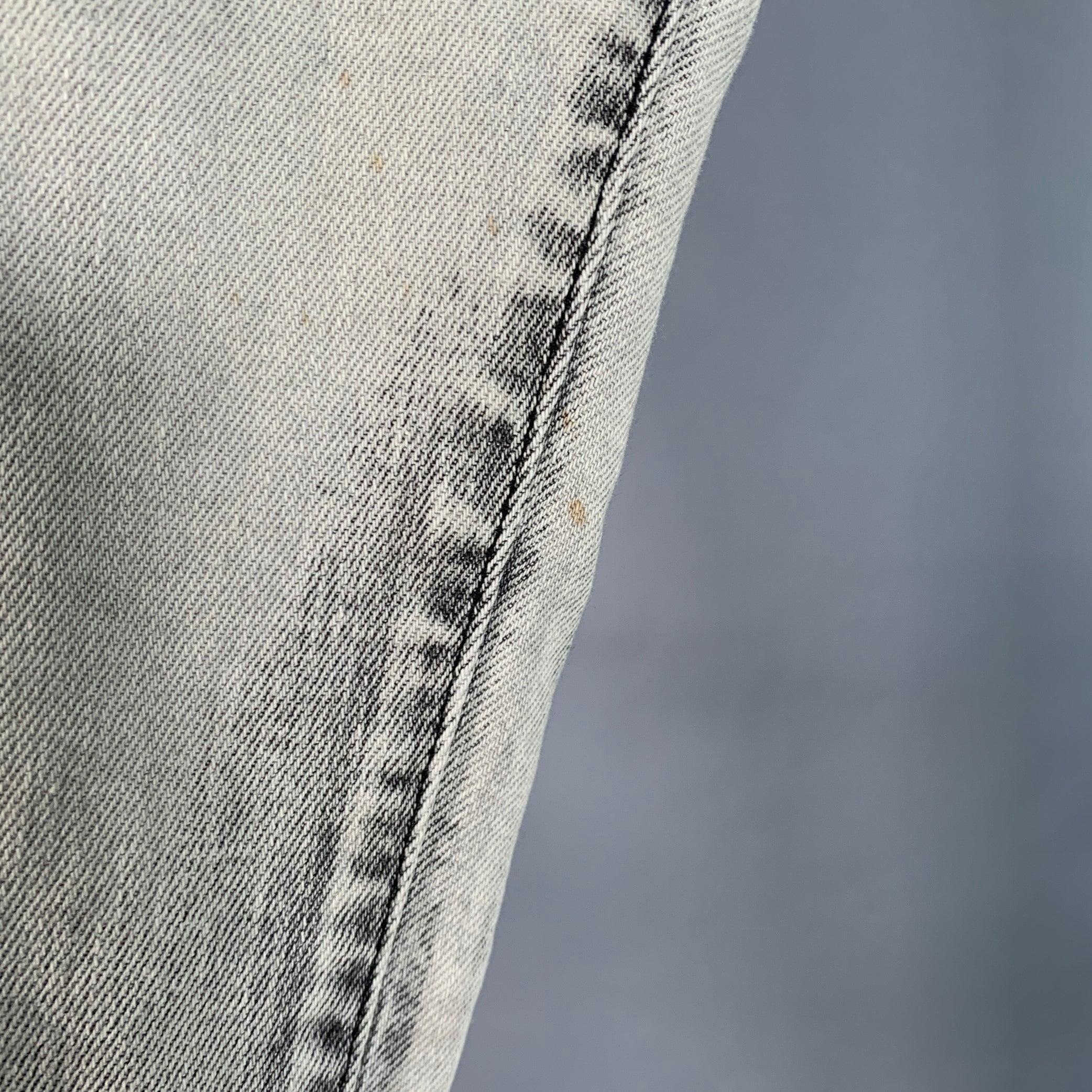 Dolce & Gabbana Taille 30 Jean skinny en sergé de coton mélangé gris à braguette zippée en vente 2