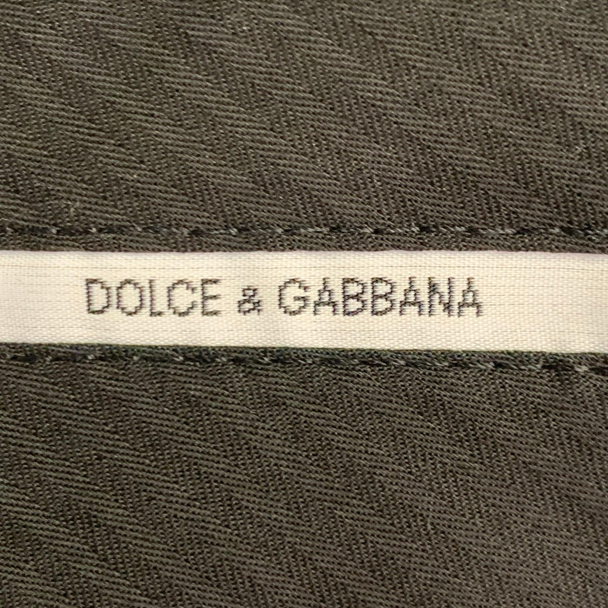 DOLCE & GABBANA Taille 32 Pantalon habillé plissé à rayures en laine mélangée noire, marine et grise Excellent état - En vente à San Francisco, CA