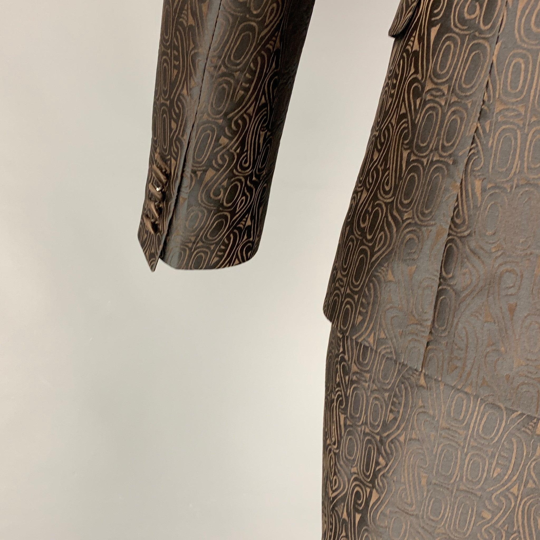 Costume 3 pièces DOLCE & GABBANA Taille 36 Brown Geometric Polyester Silk Blend Pour hommes en vente