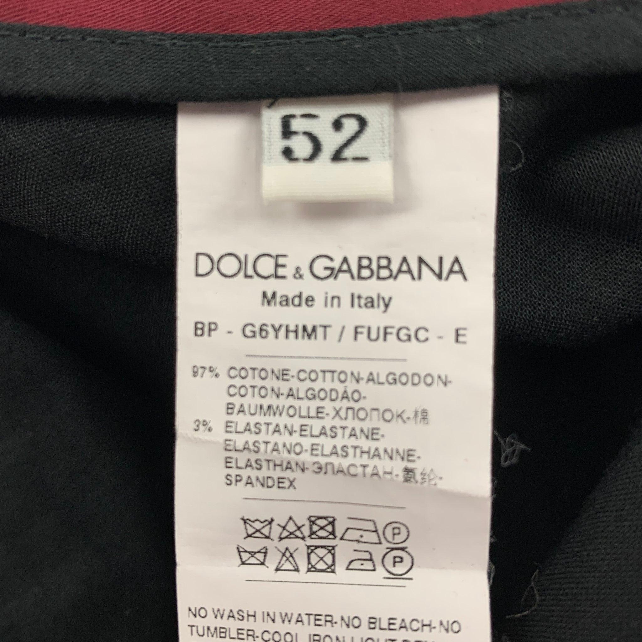 DOLCE & GABBANA Size 36 Burgundy Cotton Chino Shorts In Good Condition For Sale In San Francisco, CA