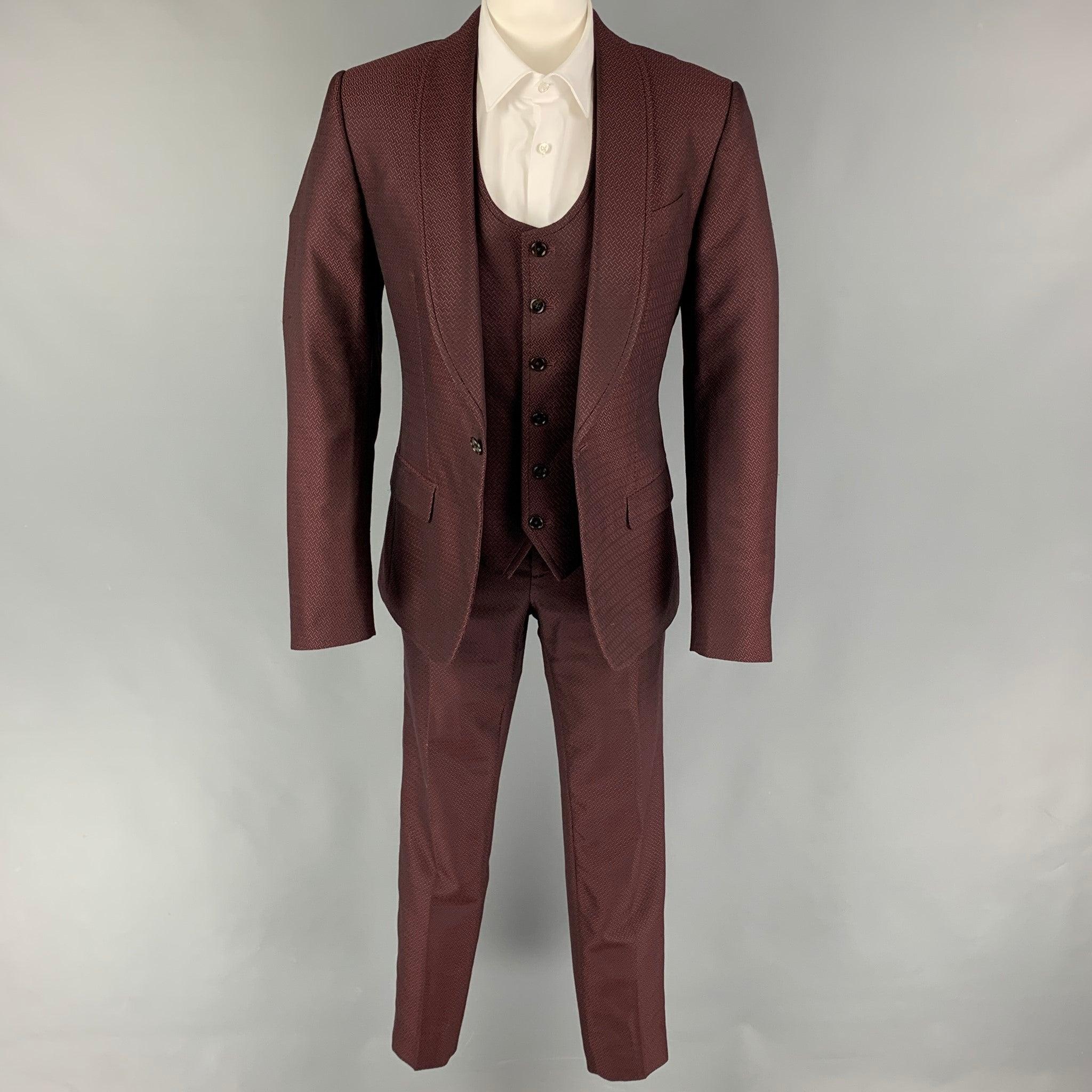 DOLCE & GABBANA Size 36 Burgundy Jacquard Wool Silk Shawl Collar 3 Piece Suit In Excellent Condition For Sale In San Francisco, CA