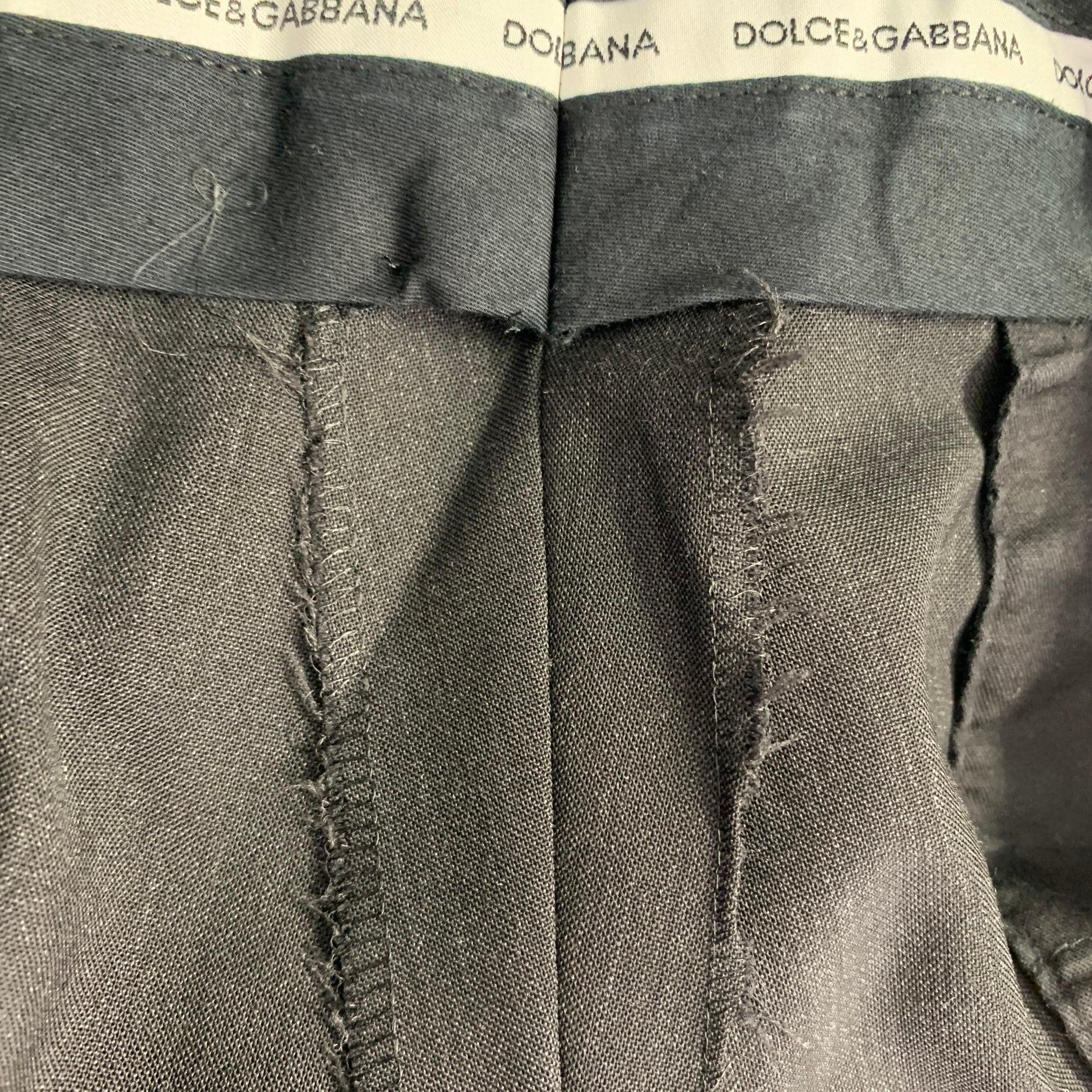 DOLCE & GABBANA Size 36 Charcoal Grey Wool Blend Tapered Zip Fly Dress Pants In Excellent Condition For Sale In San Francisco, CA